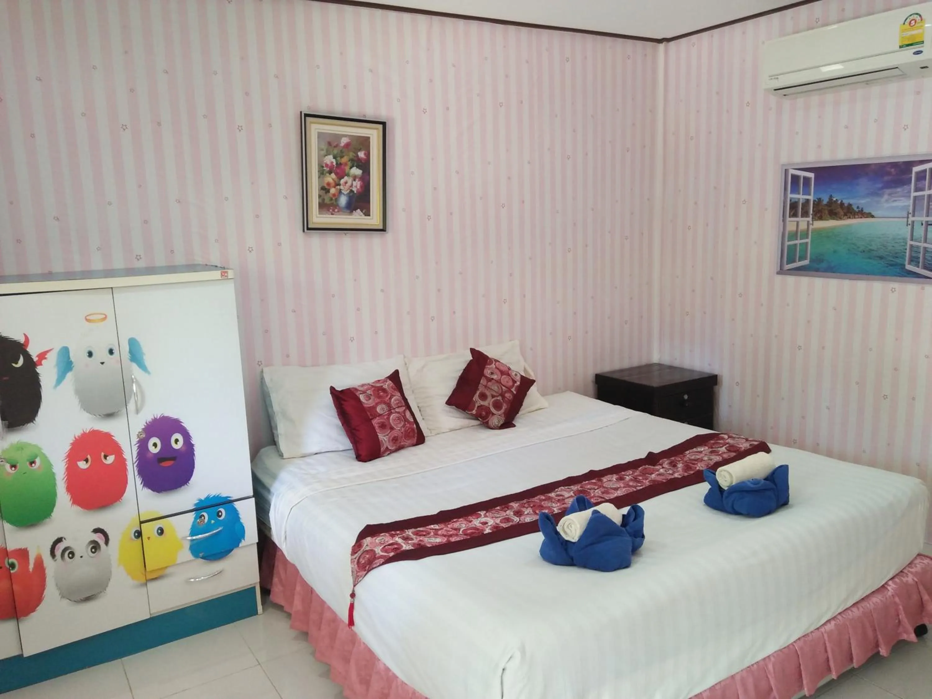 Garden, Bed in Rung Arun Resort