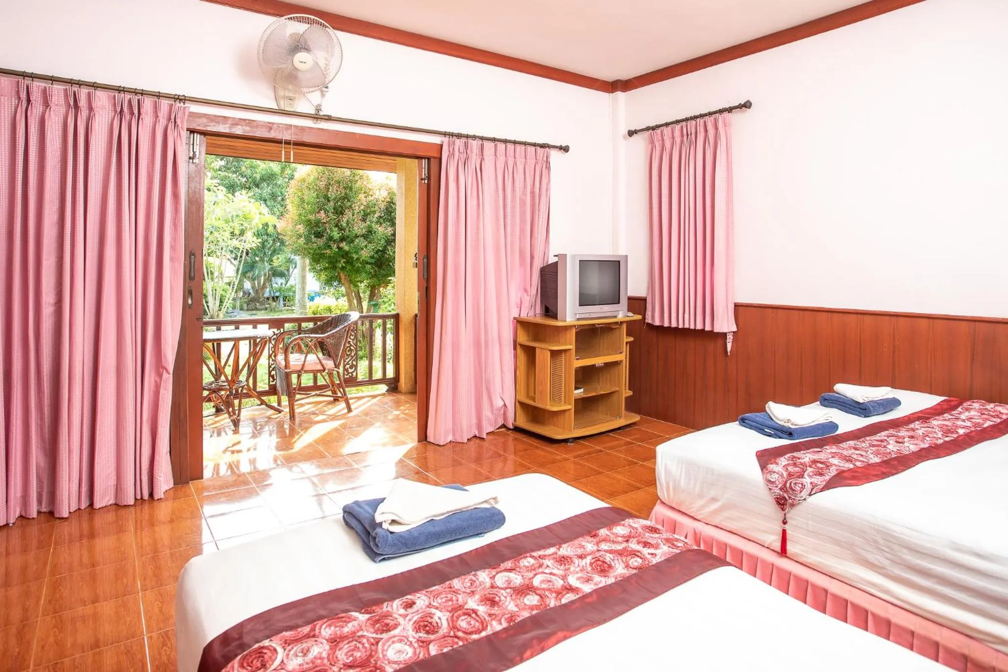 View (from property/room), Bed in Rung Arun Resort