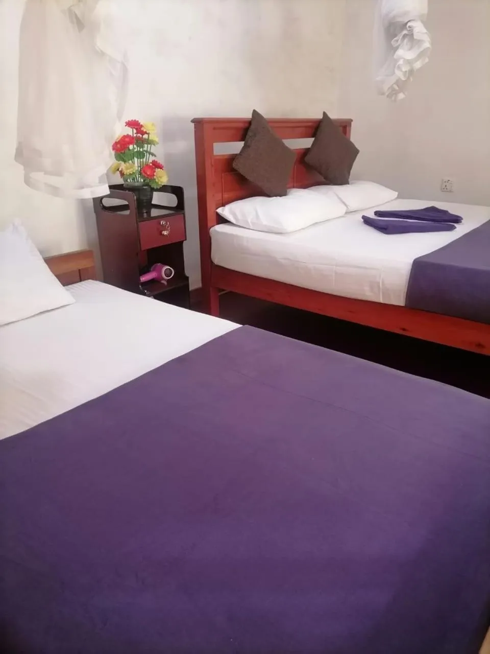 Bed in Opal Cottage Ella