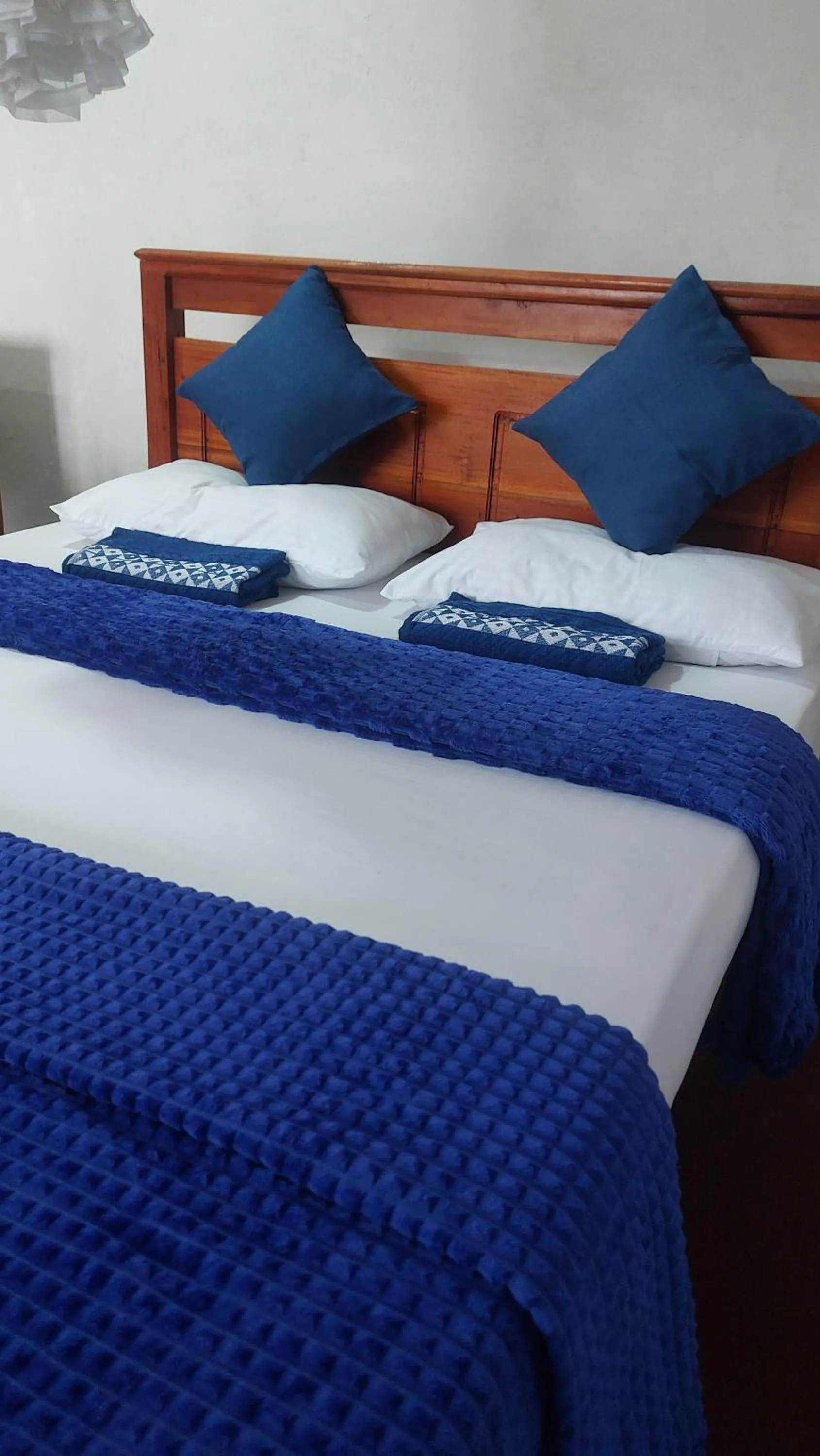 Bed in Opal Cottage Ella