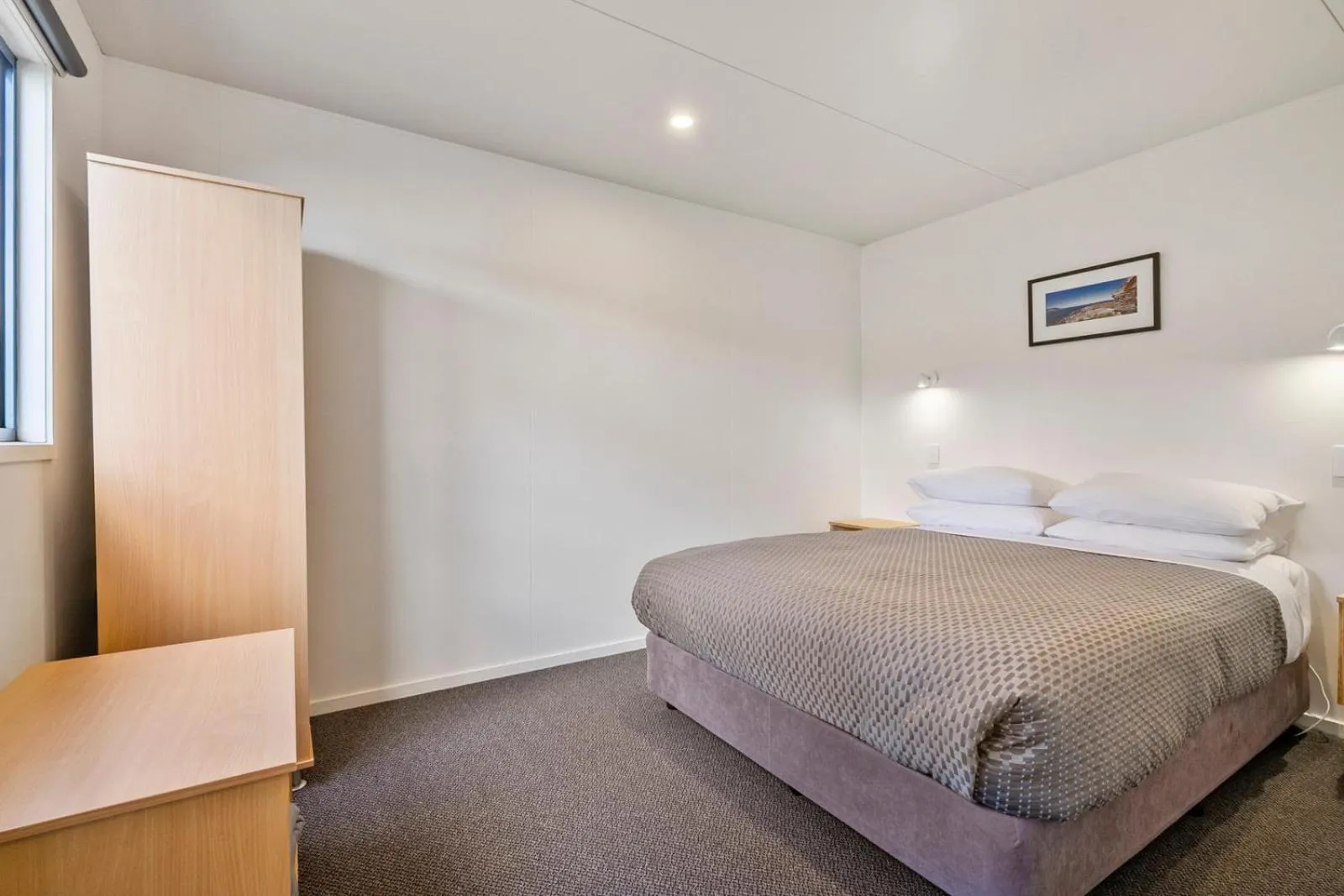 Bed in Swansea Beach Chalets