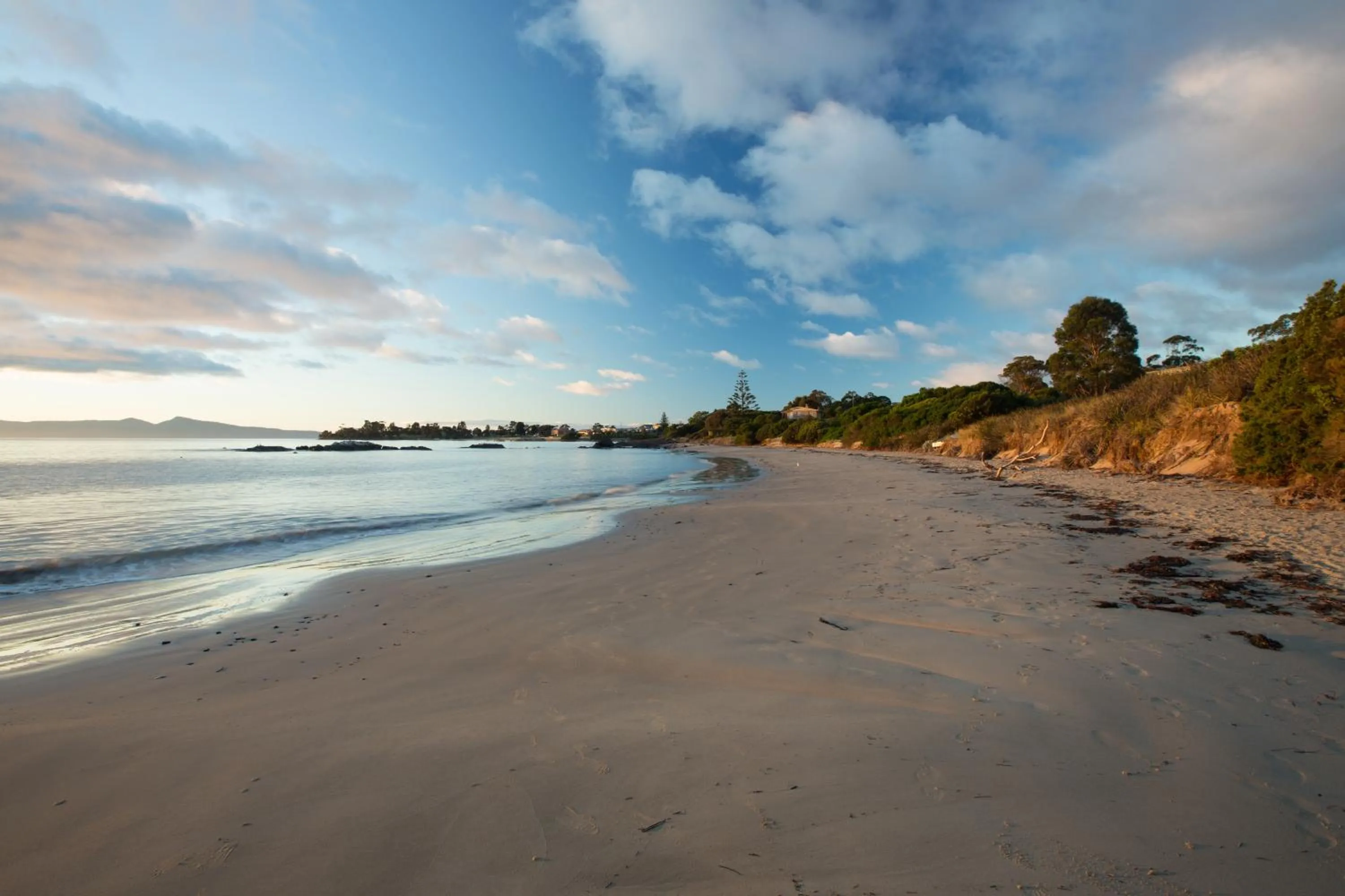 Beach in Swansea Beach Chalets
