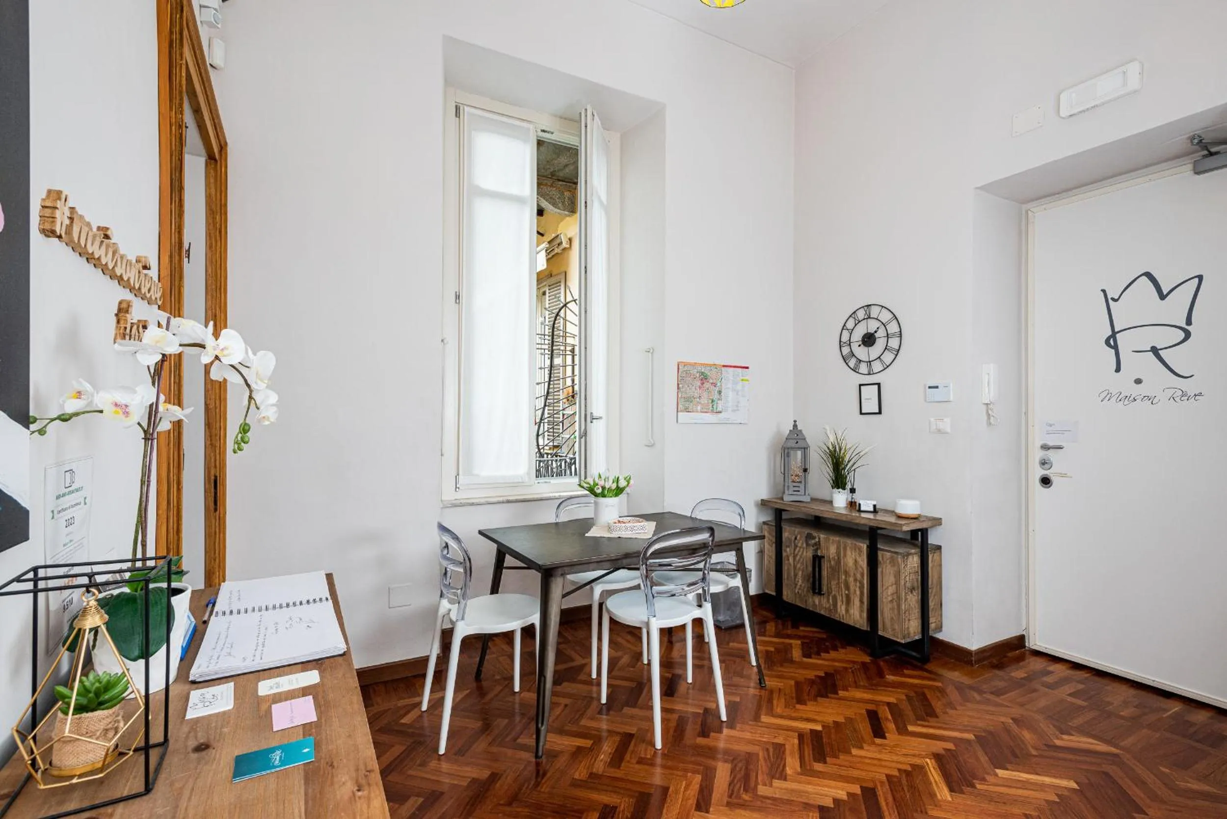 Lobby or reception in Maison Rêve Torino Centro