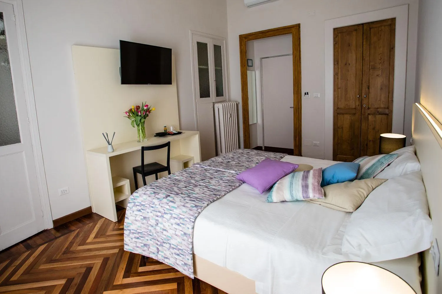 Photo of the whole room, Bed in Maison Rêve Torino Centro