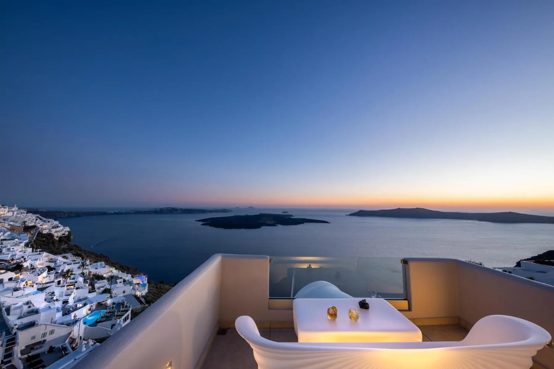 Damigos Caldera World