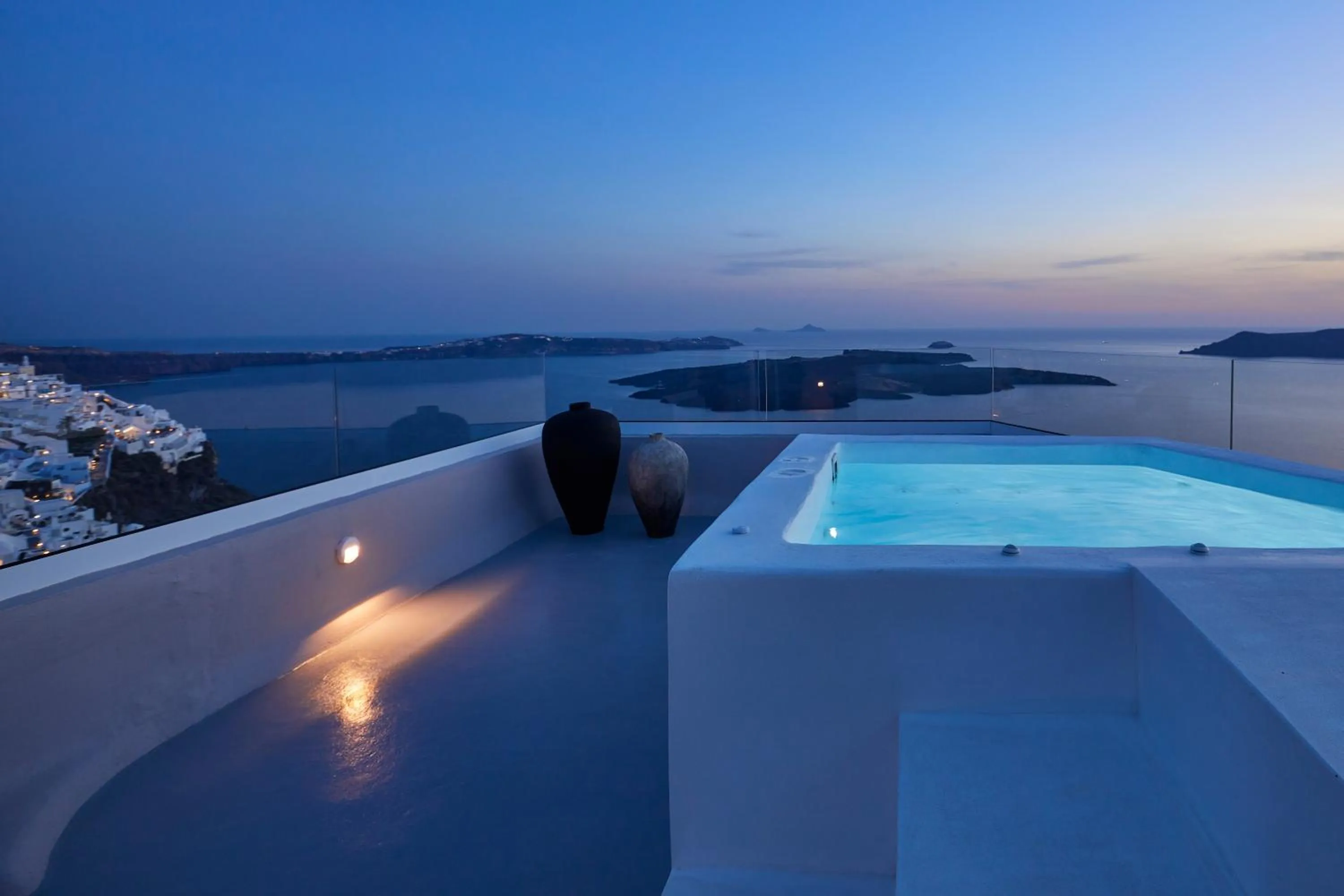 Nearby landmark in Damigos Caldera World