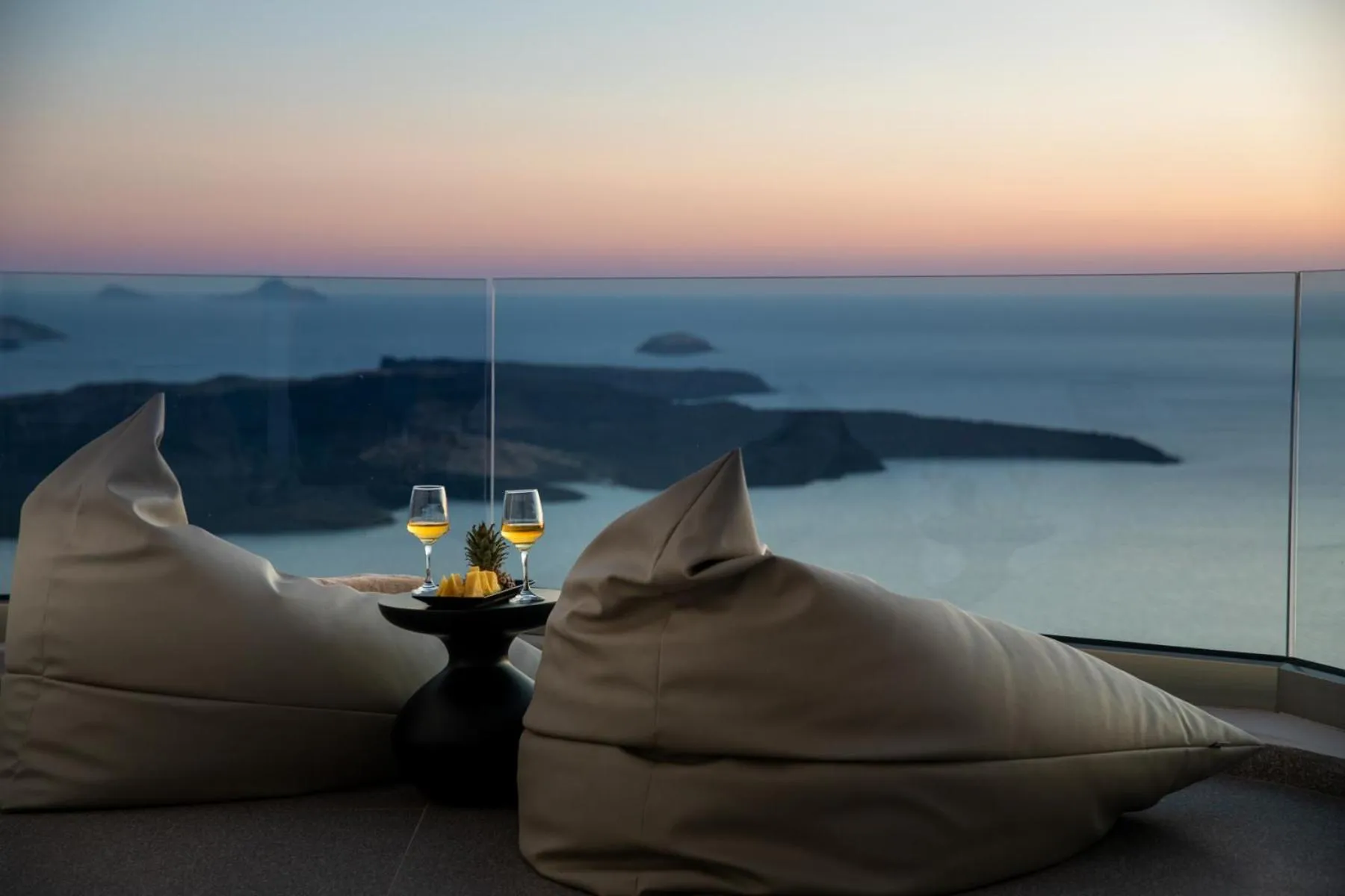 Damigos Caldera World