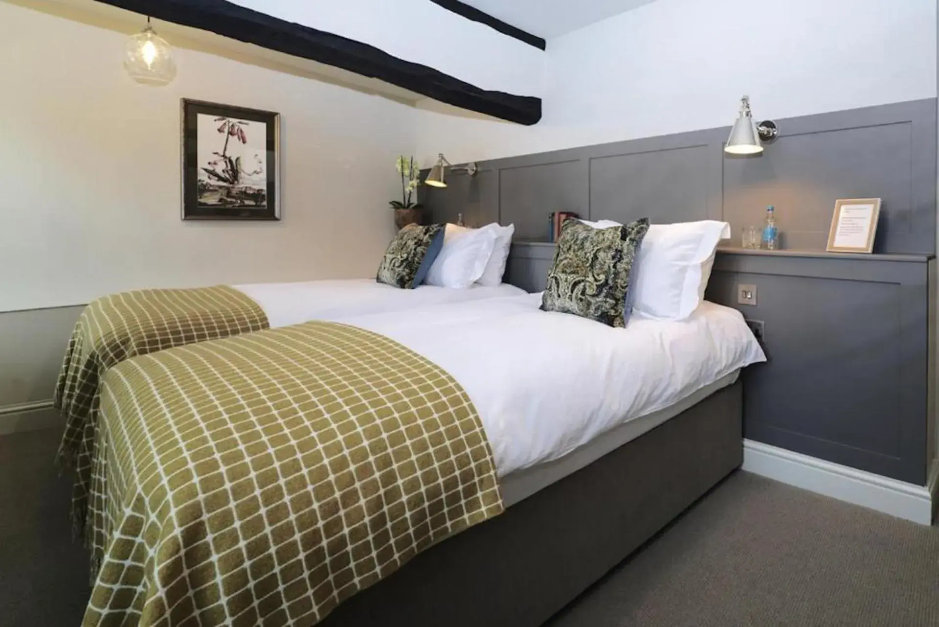 Deluxe Double or Twin Room in The Bull Hotel Deluxe Double or Twin Room in The Bull Hotel