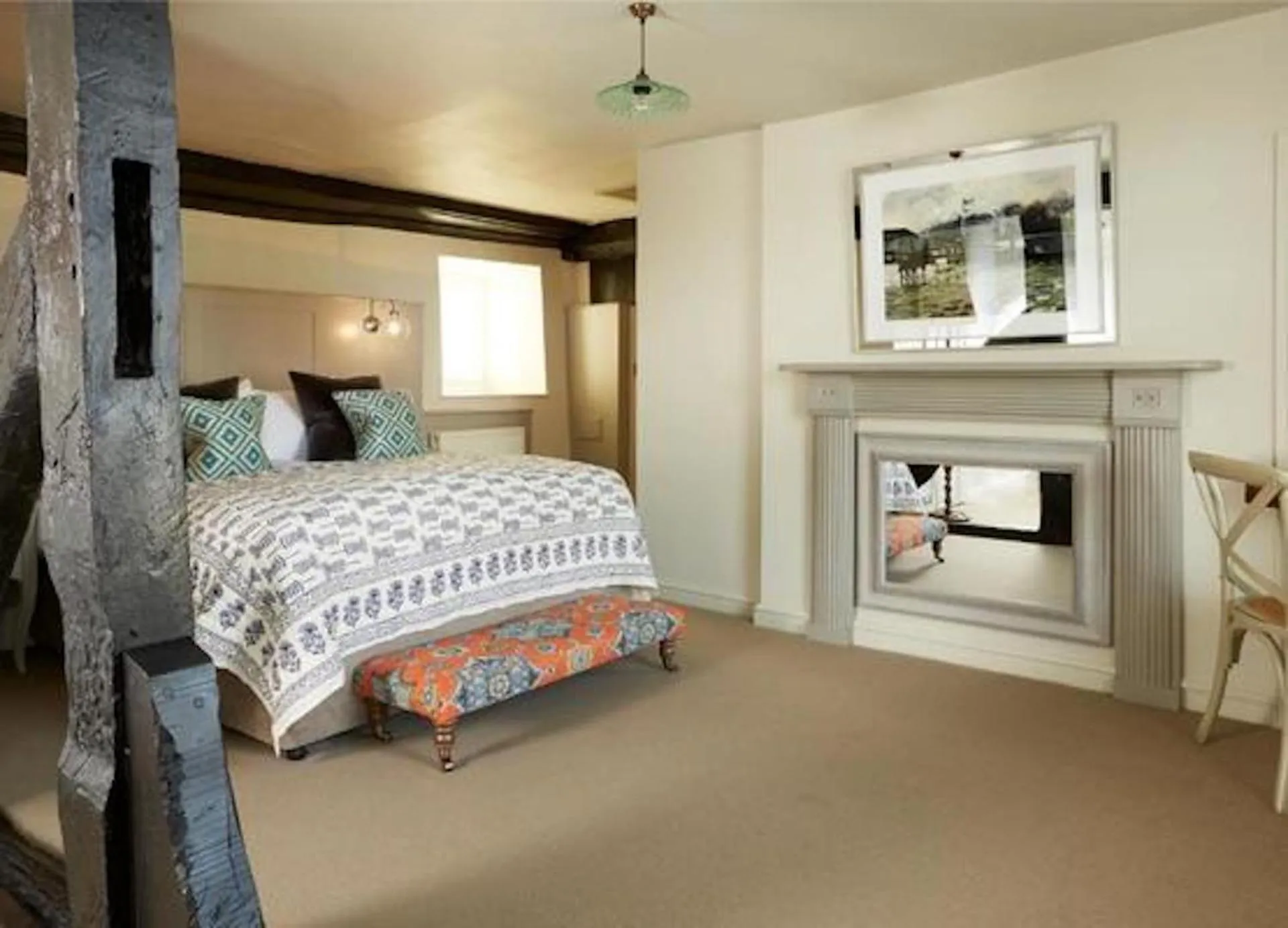 Bedroom, Bed in The Bull Hotel