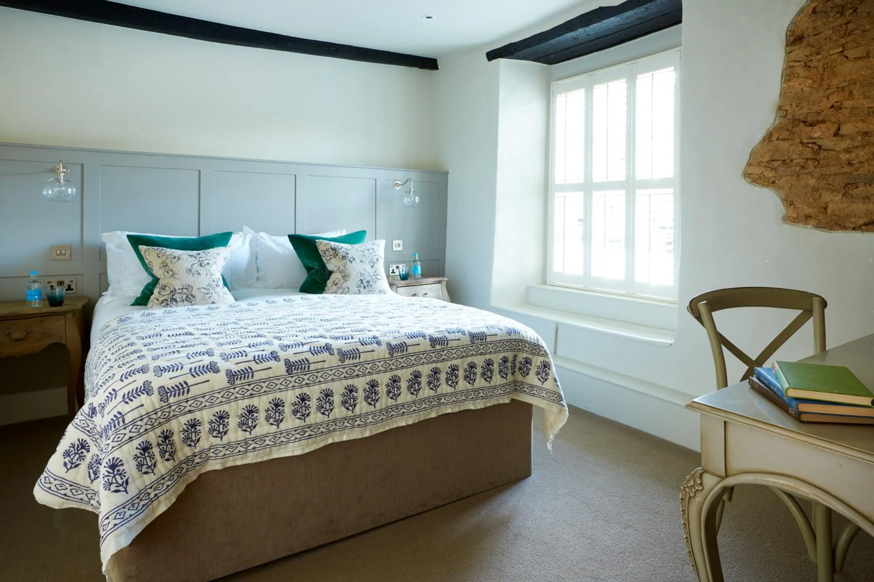 Bedroom, Bed in The Bull Hotel