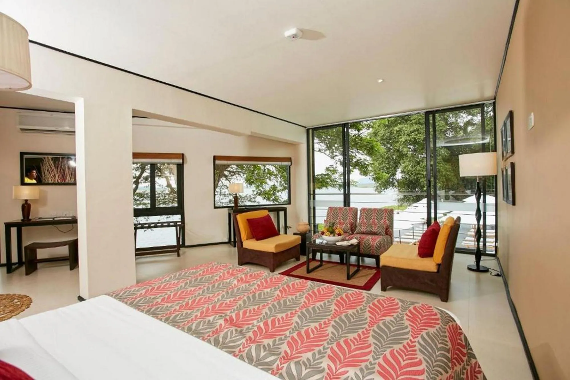 Photo of the whole room, Bed in EKHO Safari Tissa