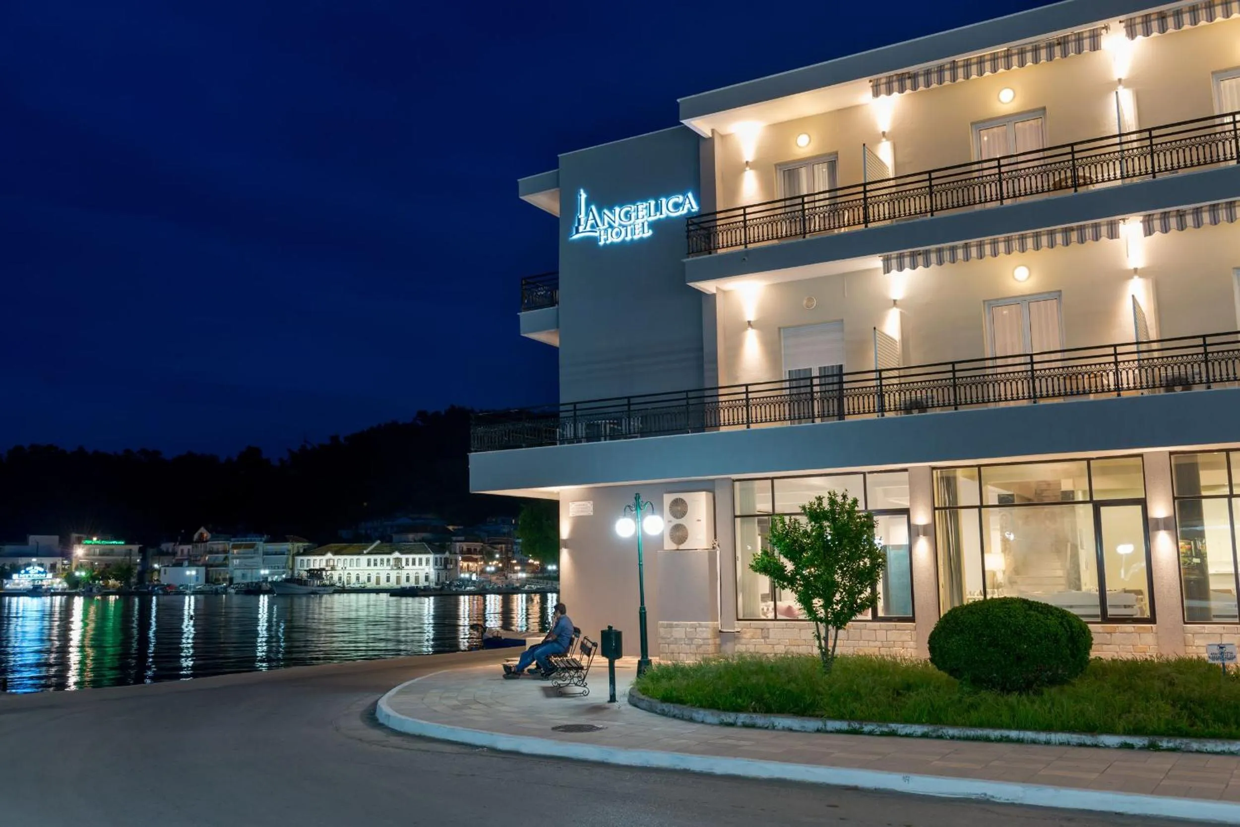 Facade/entrance in Angelica Hotel
