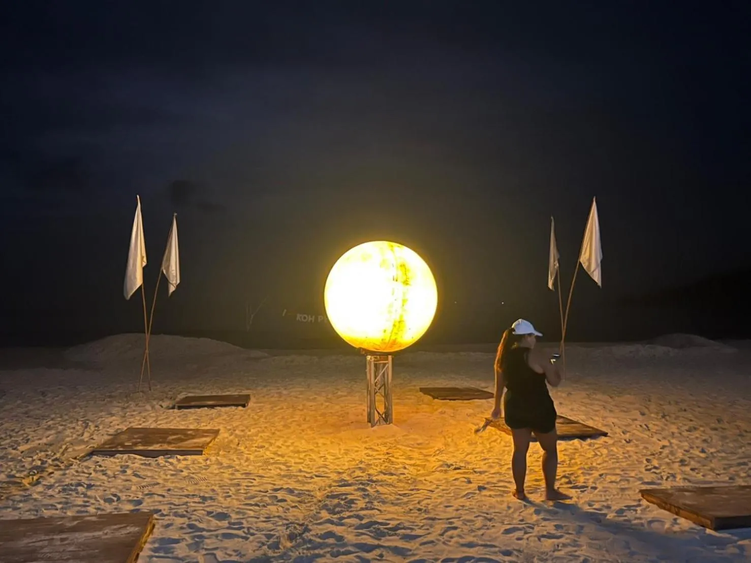 Beach in Tommy Resort