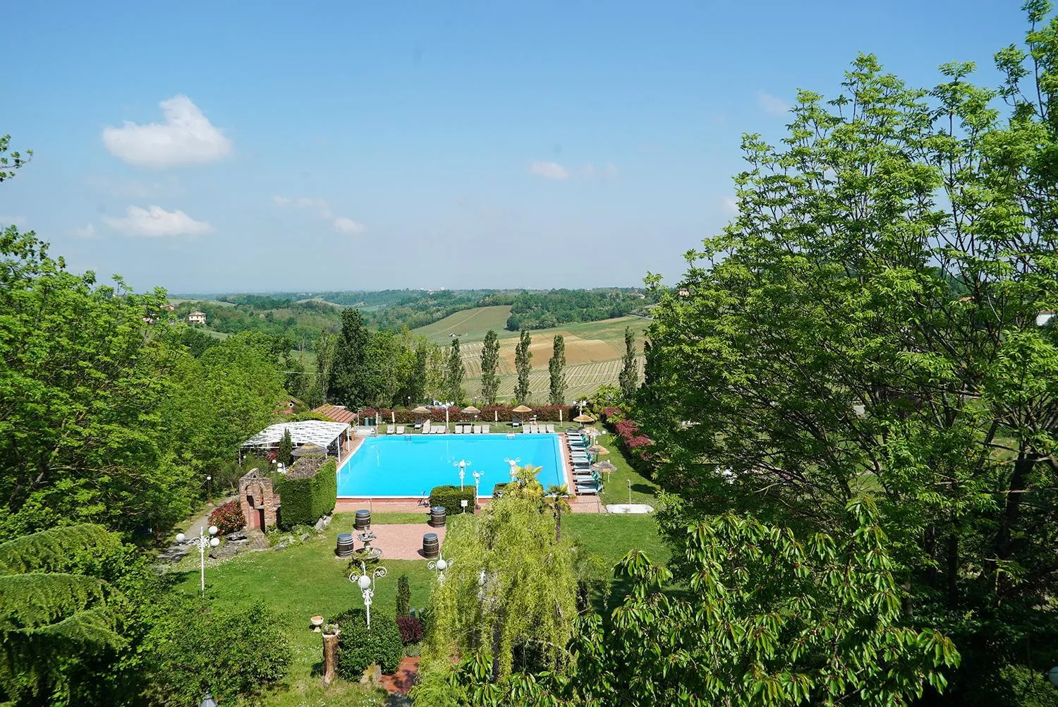 Queen Room with Balcony - single occupancy in Villa Pallavicini B&B