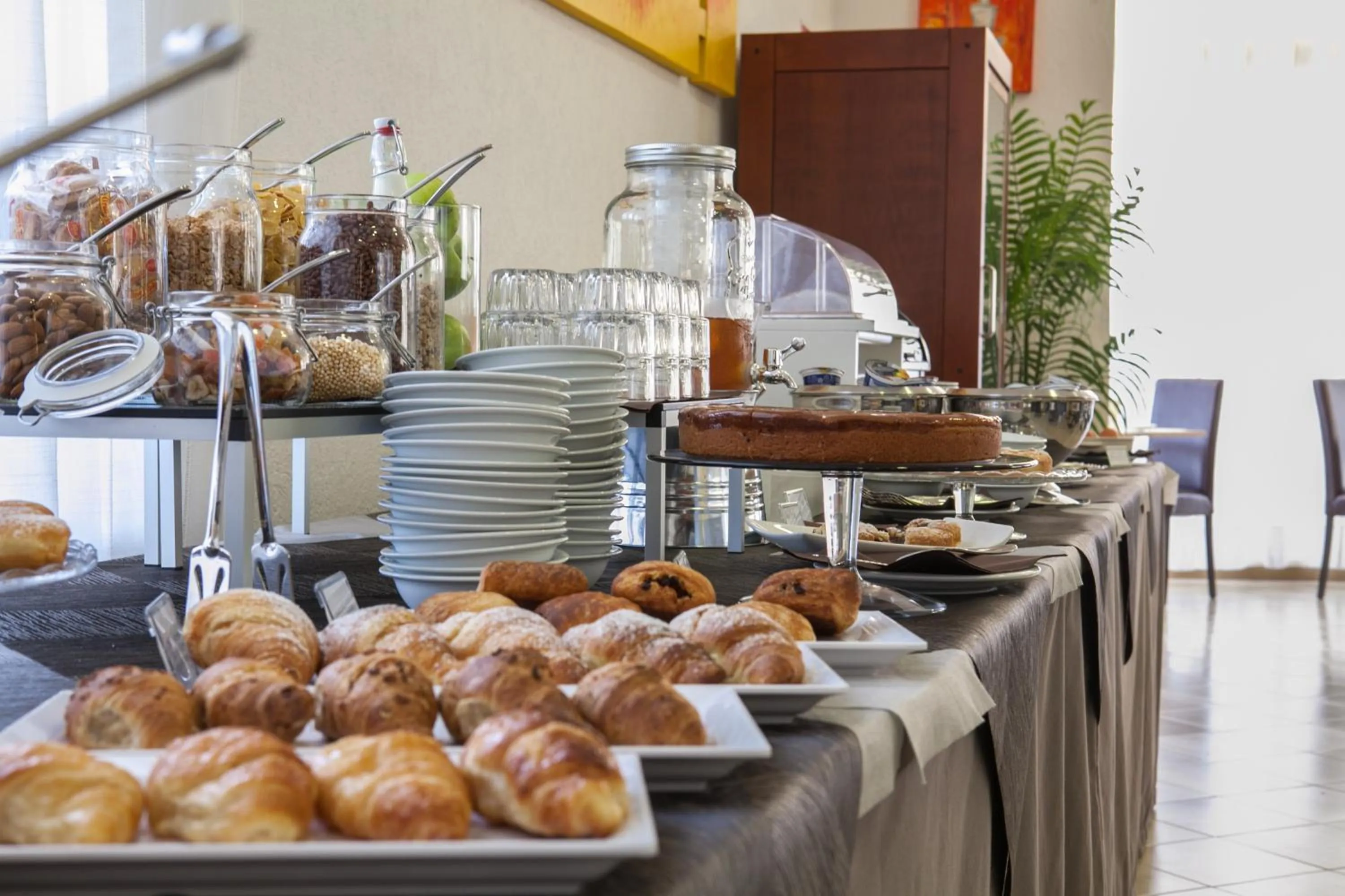 Buffet breakfast in Hotel Umberto