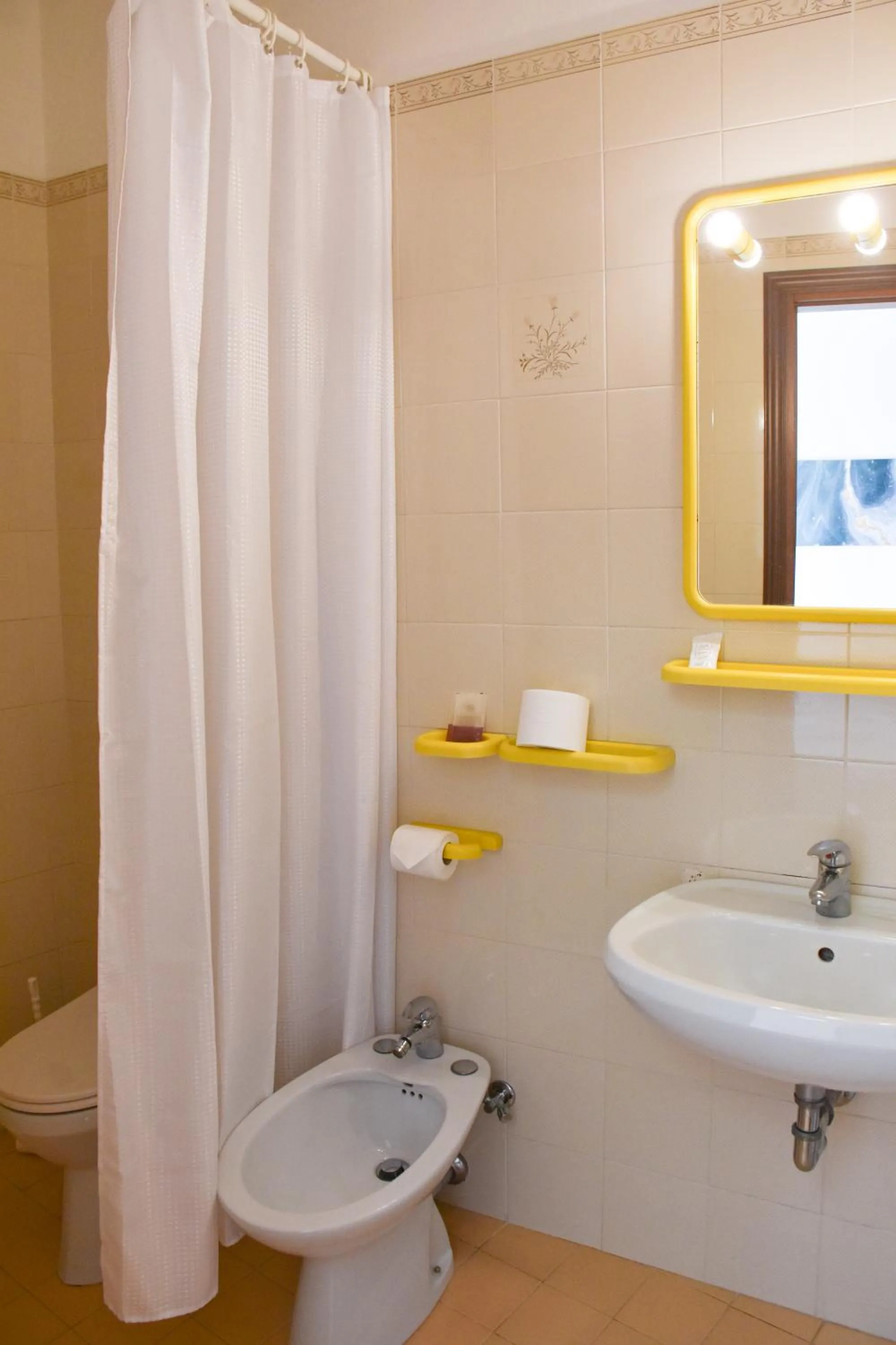 Shower in Hotel Umberto