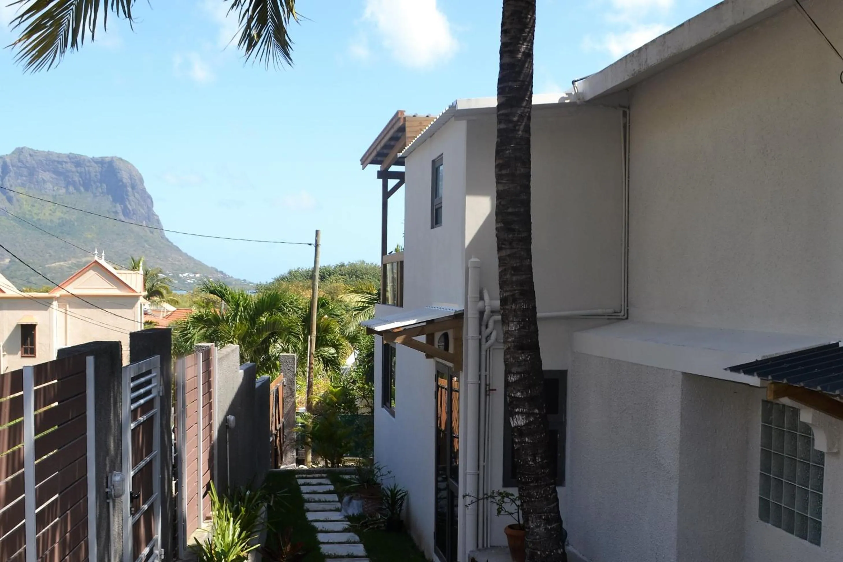Property building in 21LG Le Benitiers View