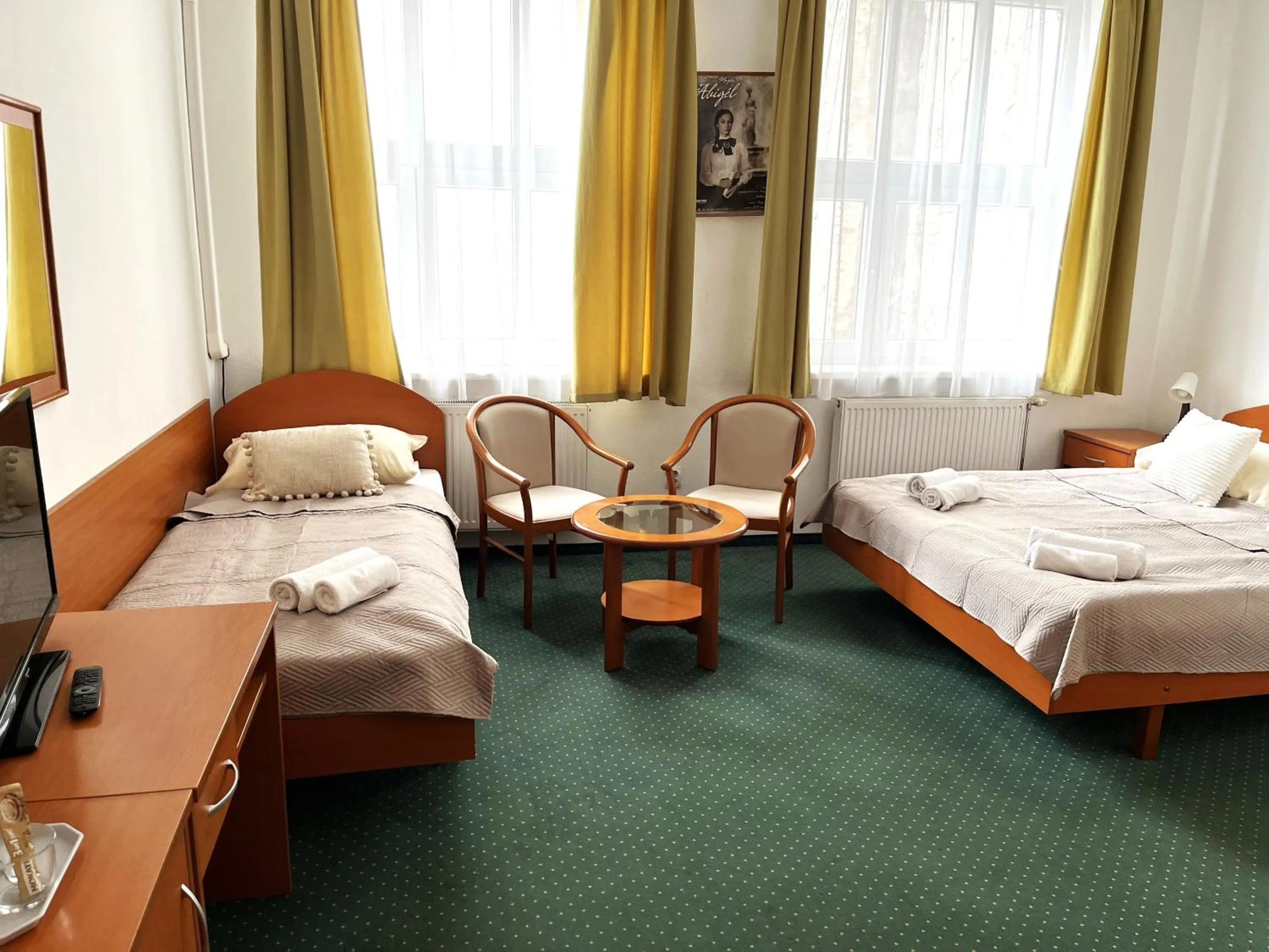 Photo of the whole room, Bed in Broadway City Guesthouse