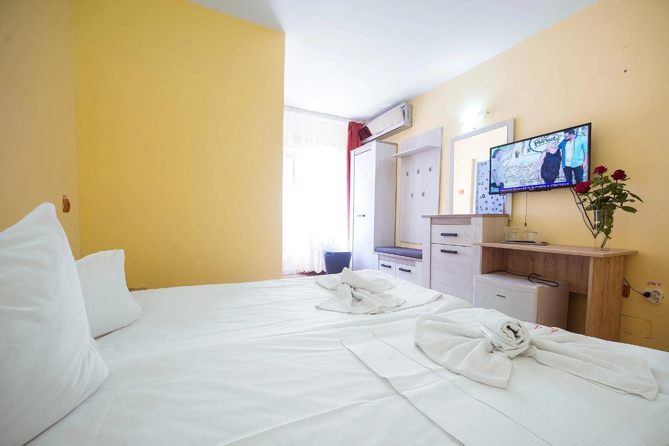 Double Room in COMPLEX Alutus -Camere de inchiriat