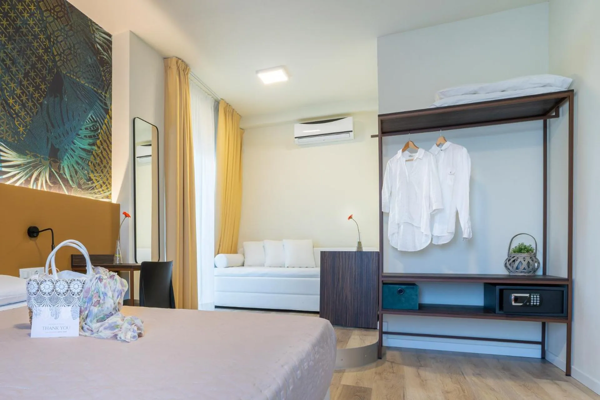 Photo of the whole room, Bed in Hotel Suez