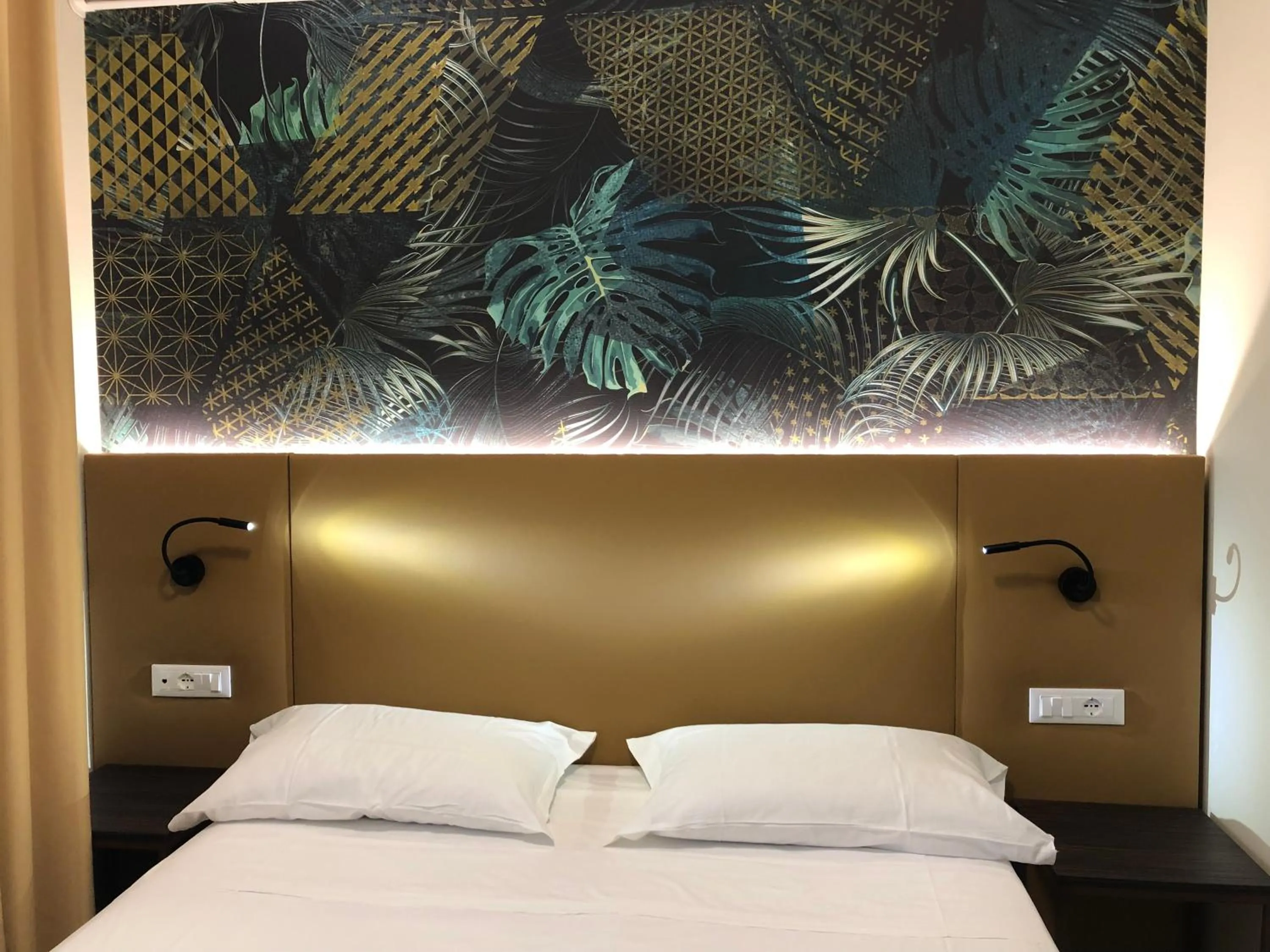 Bedroom, Bed in Hotel Suez