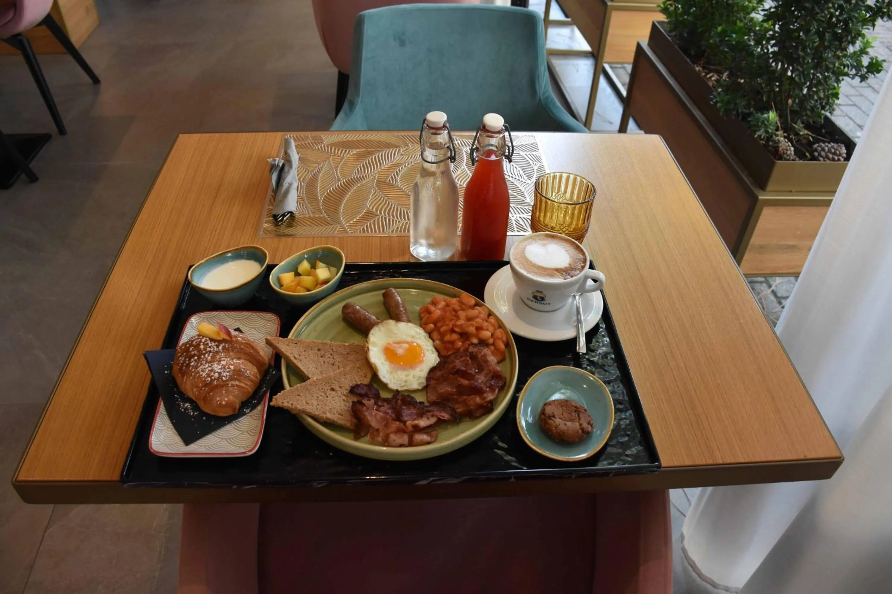 Breakfast in Hotel Suez