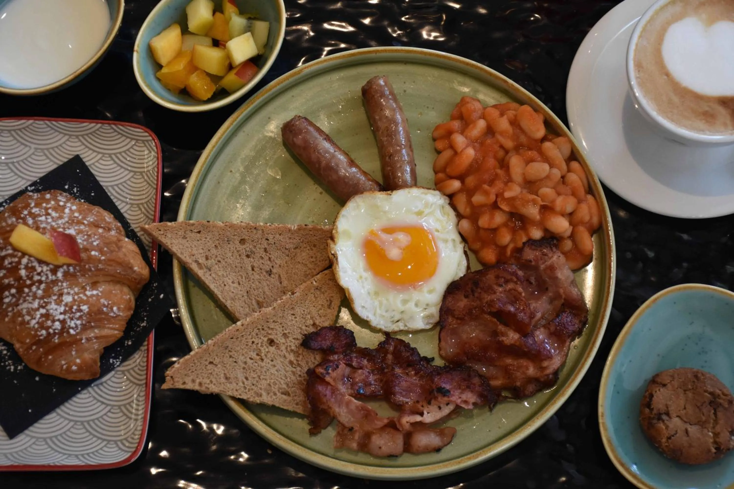 Breakfast in Hotel Suez