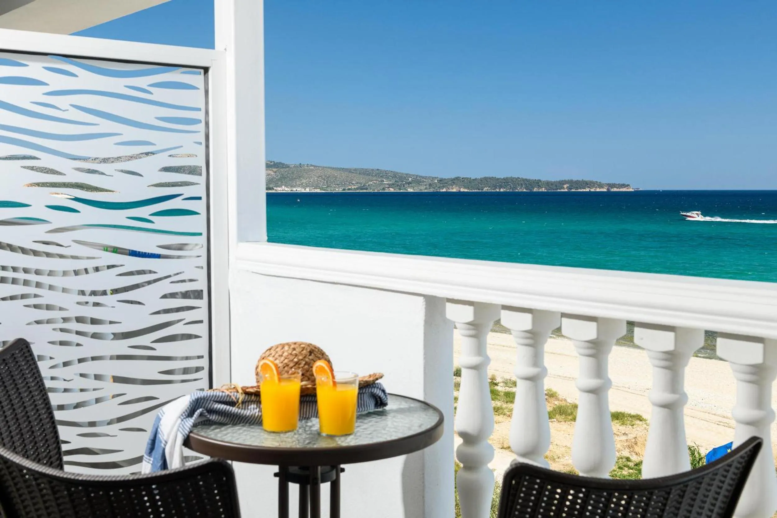 Boutique Giannikis By The Beach