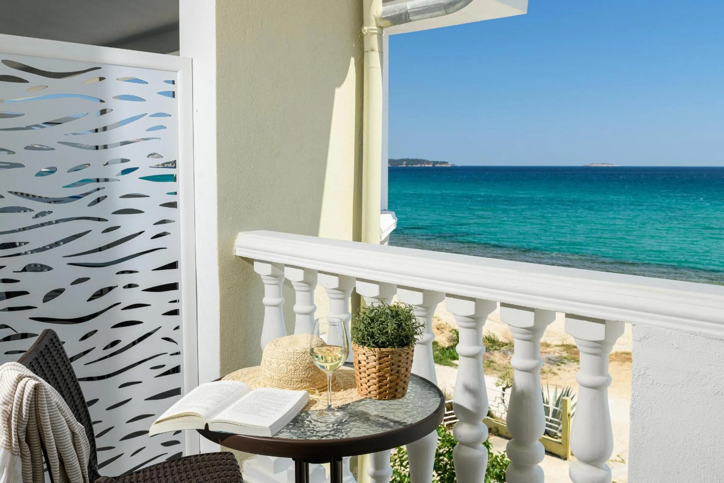 Boutique Giannikis By The Beach
