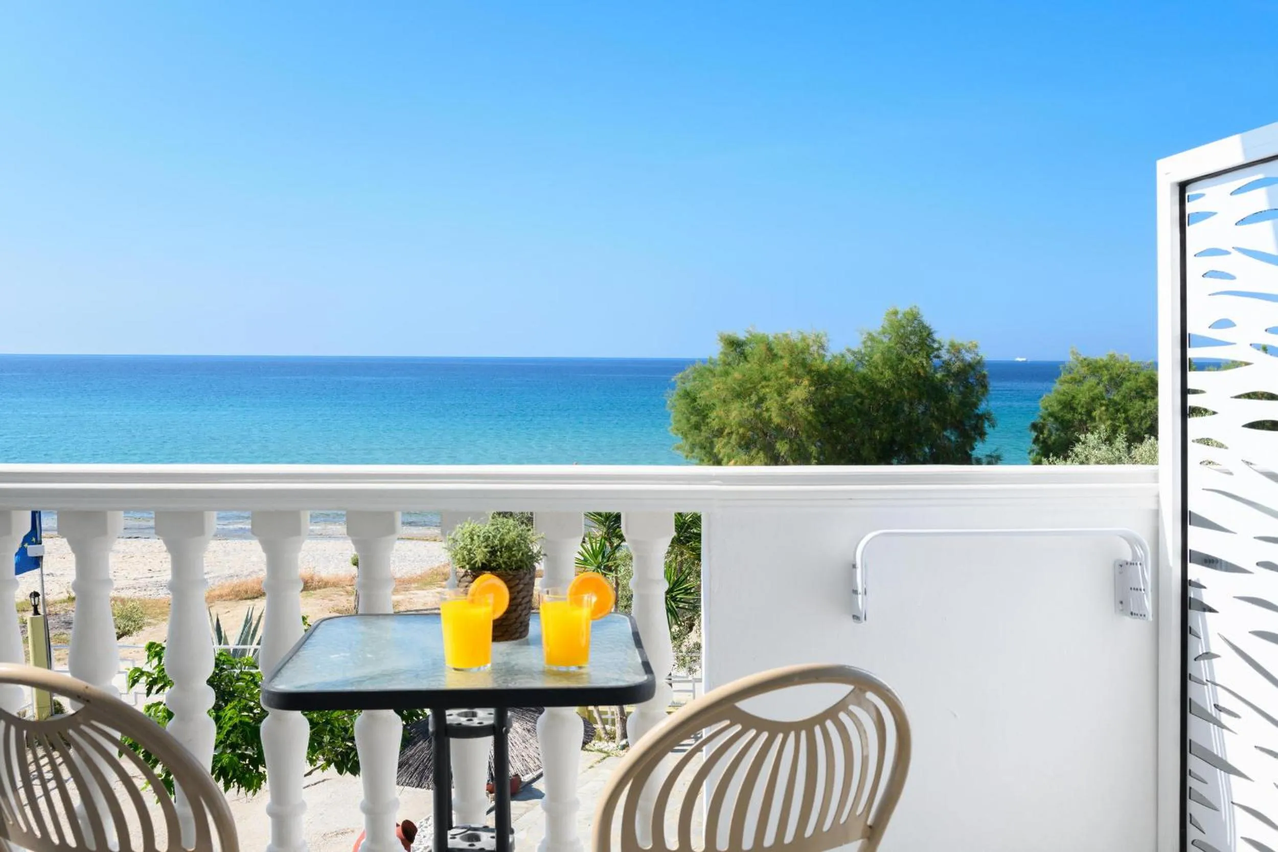 Boutique Giannikis By The Beach