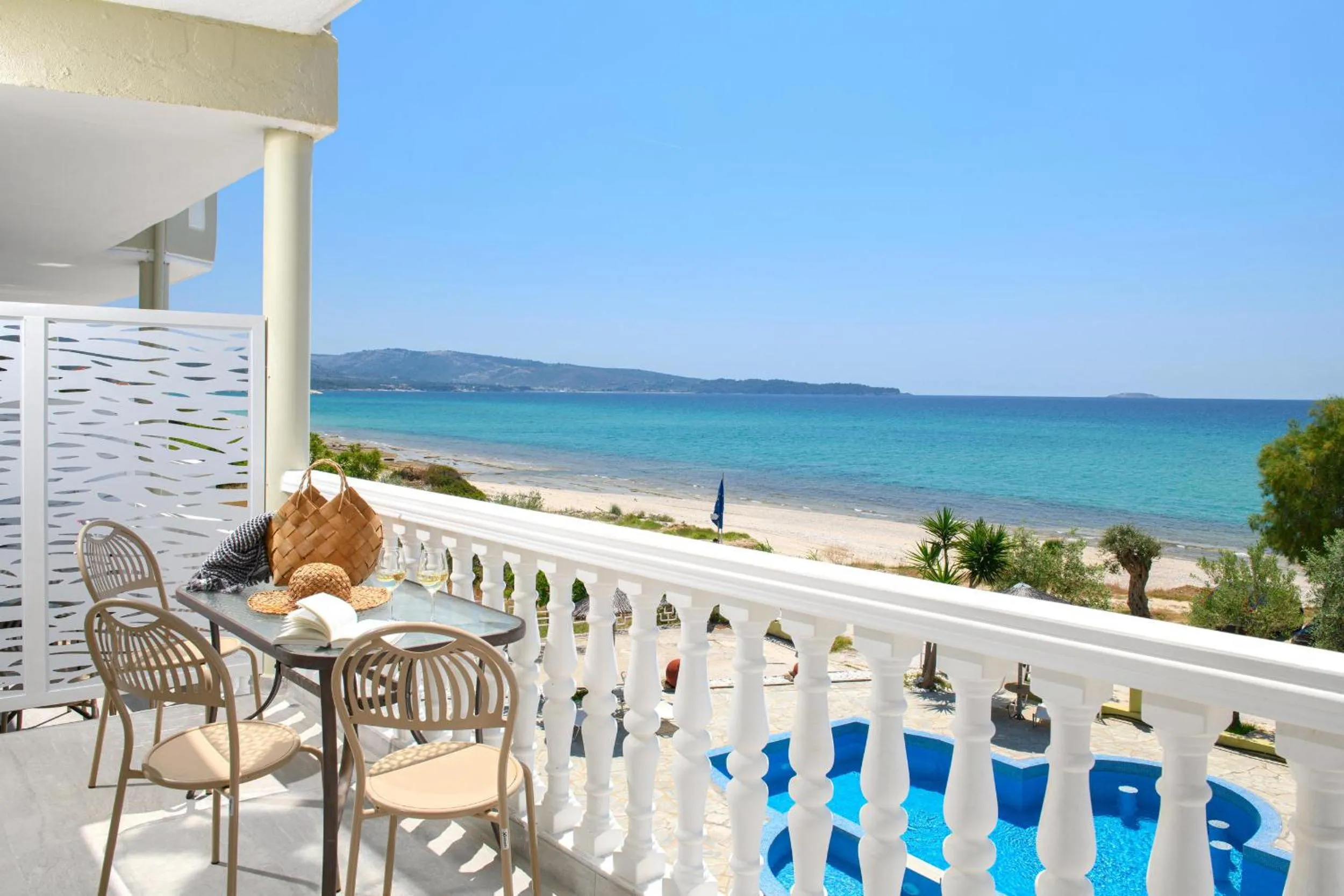 Boutique Giannikis By The Beach