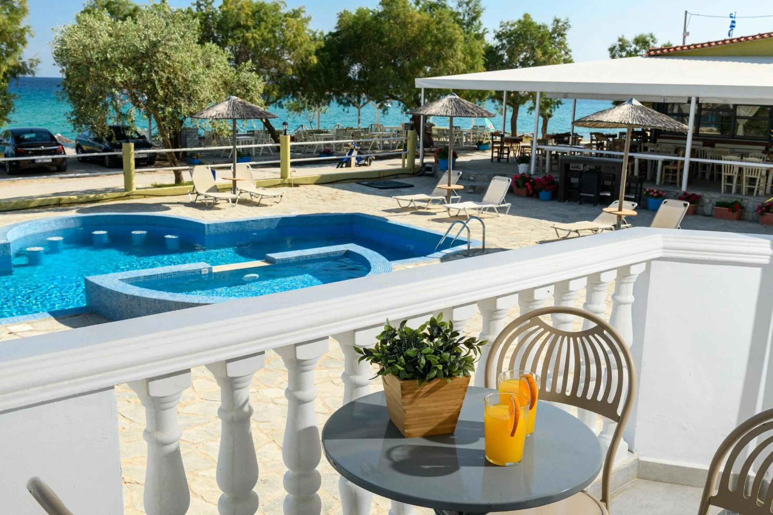 Boutique Giannikis By The Beach