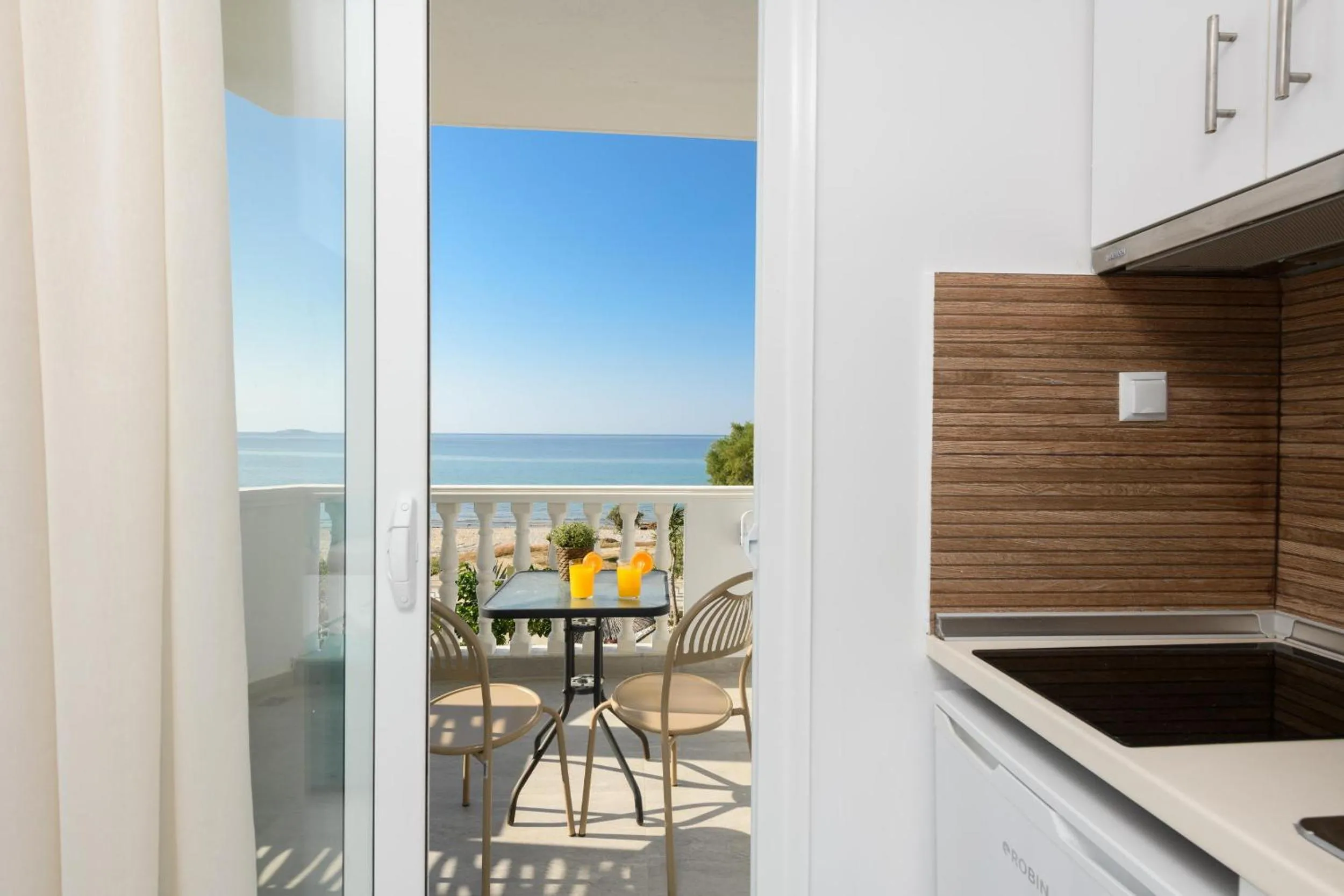 Boutique Giannikis By The Beach