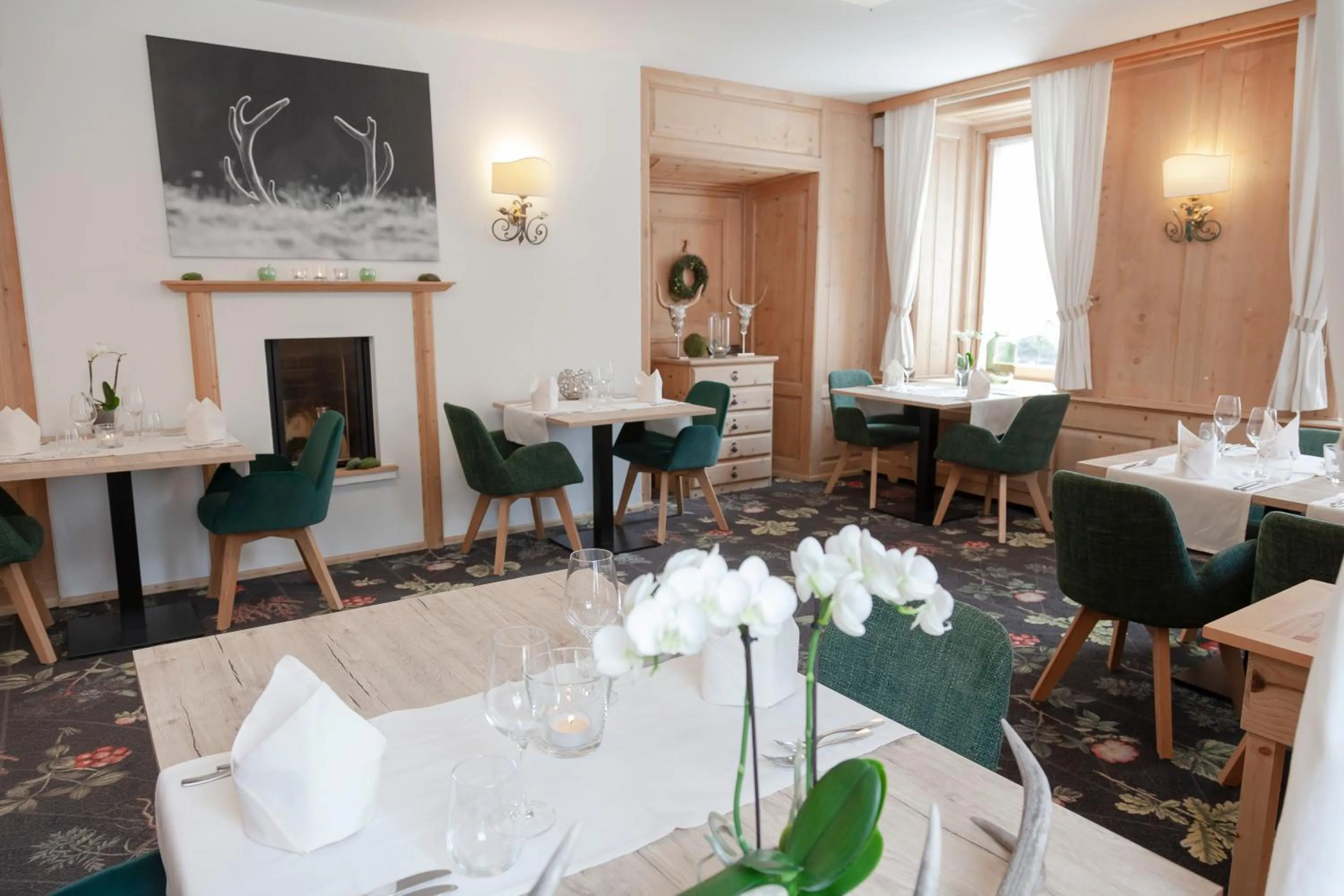 Restaurant/places to eat in Hotel Baer & Post Zernez
