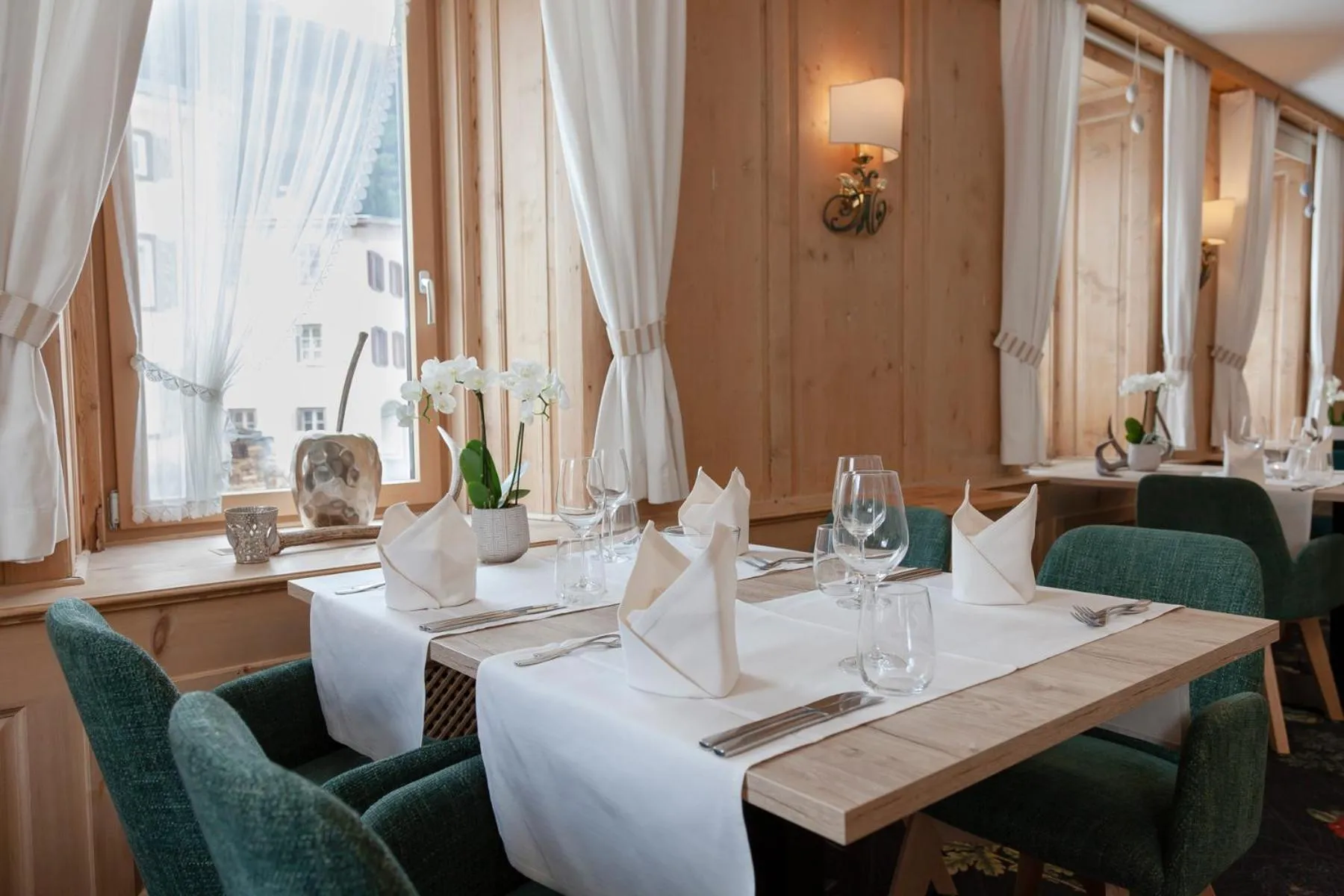 Restaurant/places to eat in Hotel Baer & Post Zernez