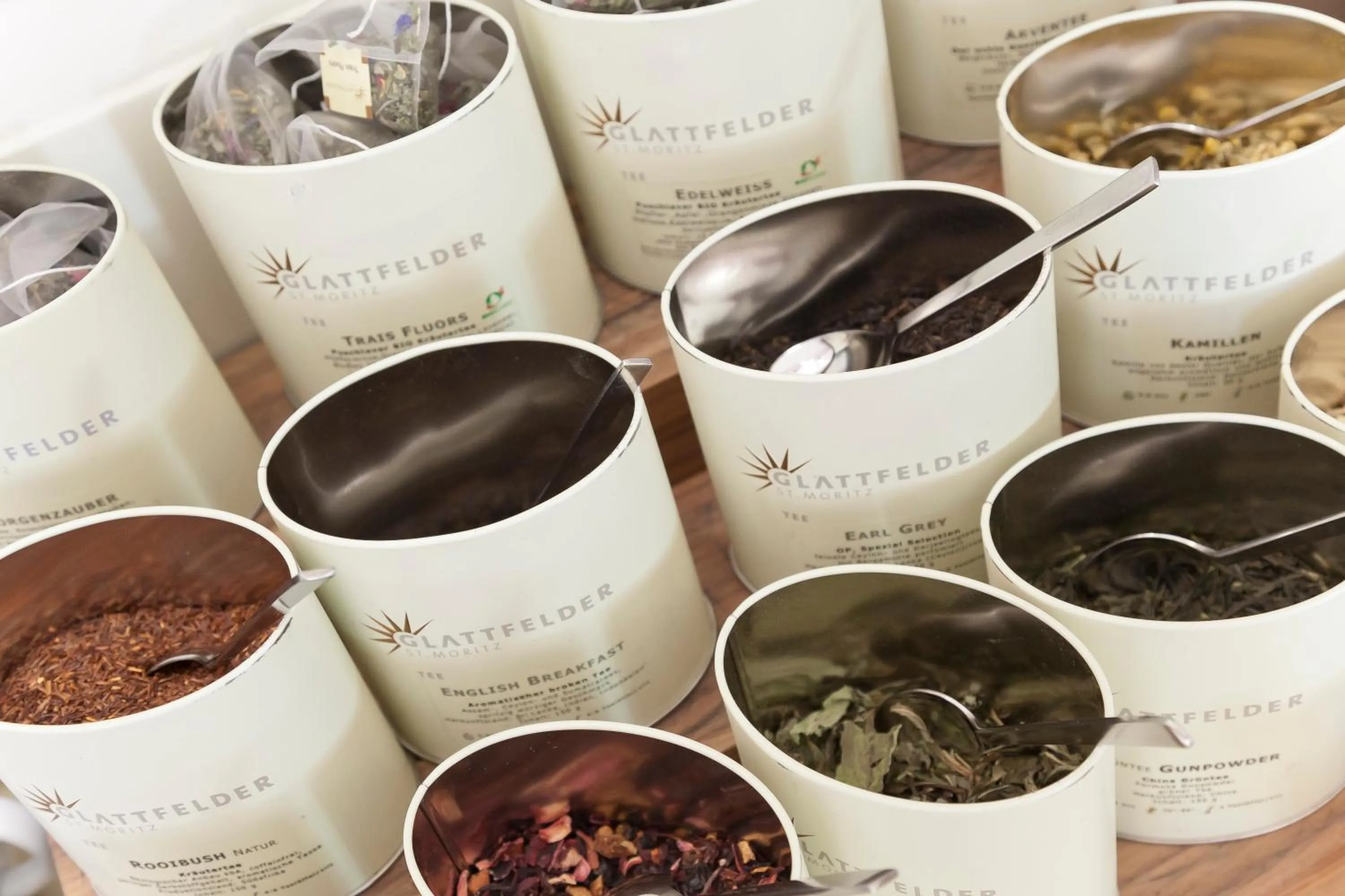 Buffet breakfast in Hotel Baer & Post Zernez