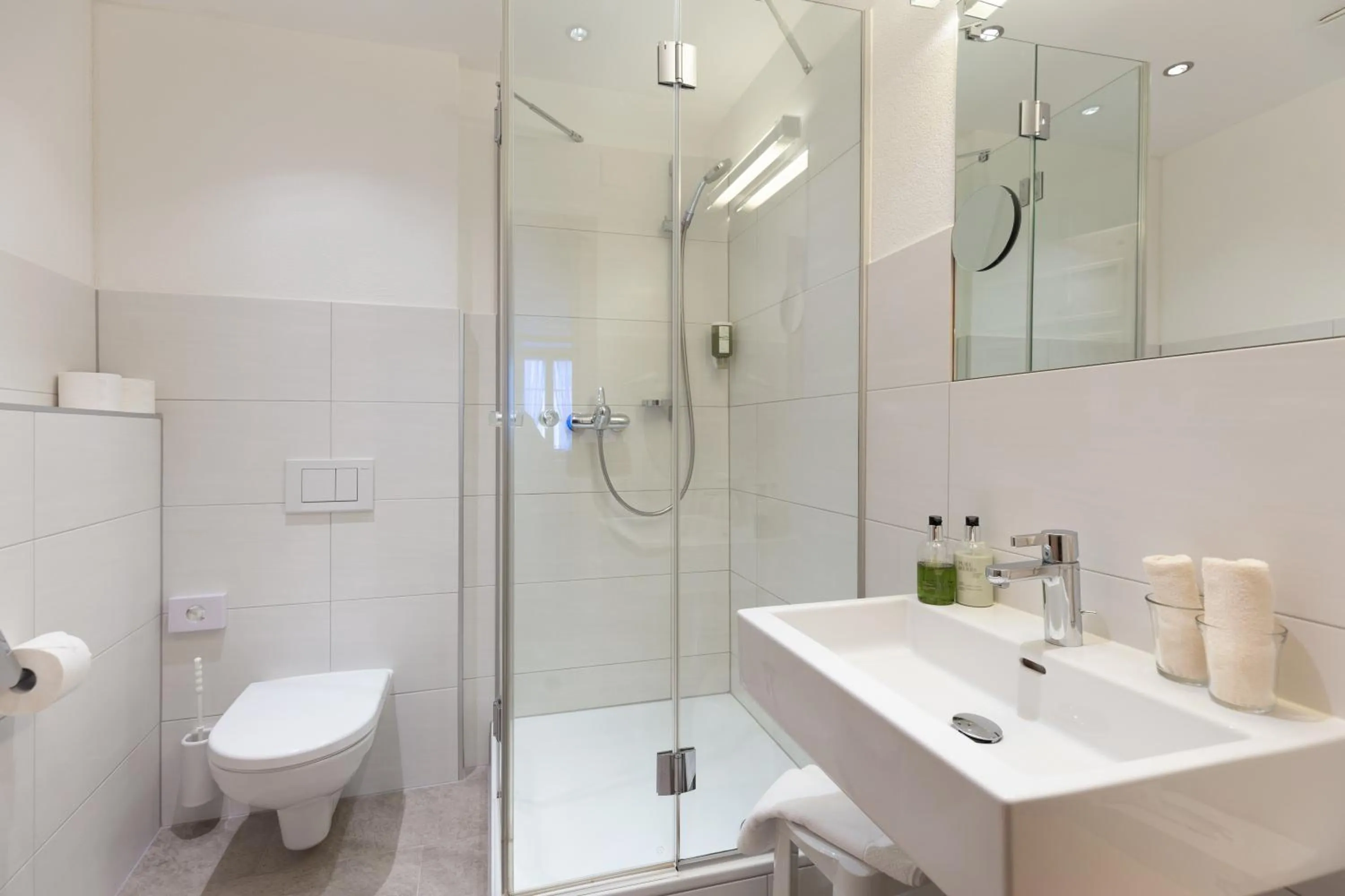 Shower in Hotel Baer & Post Zernez