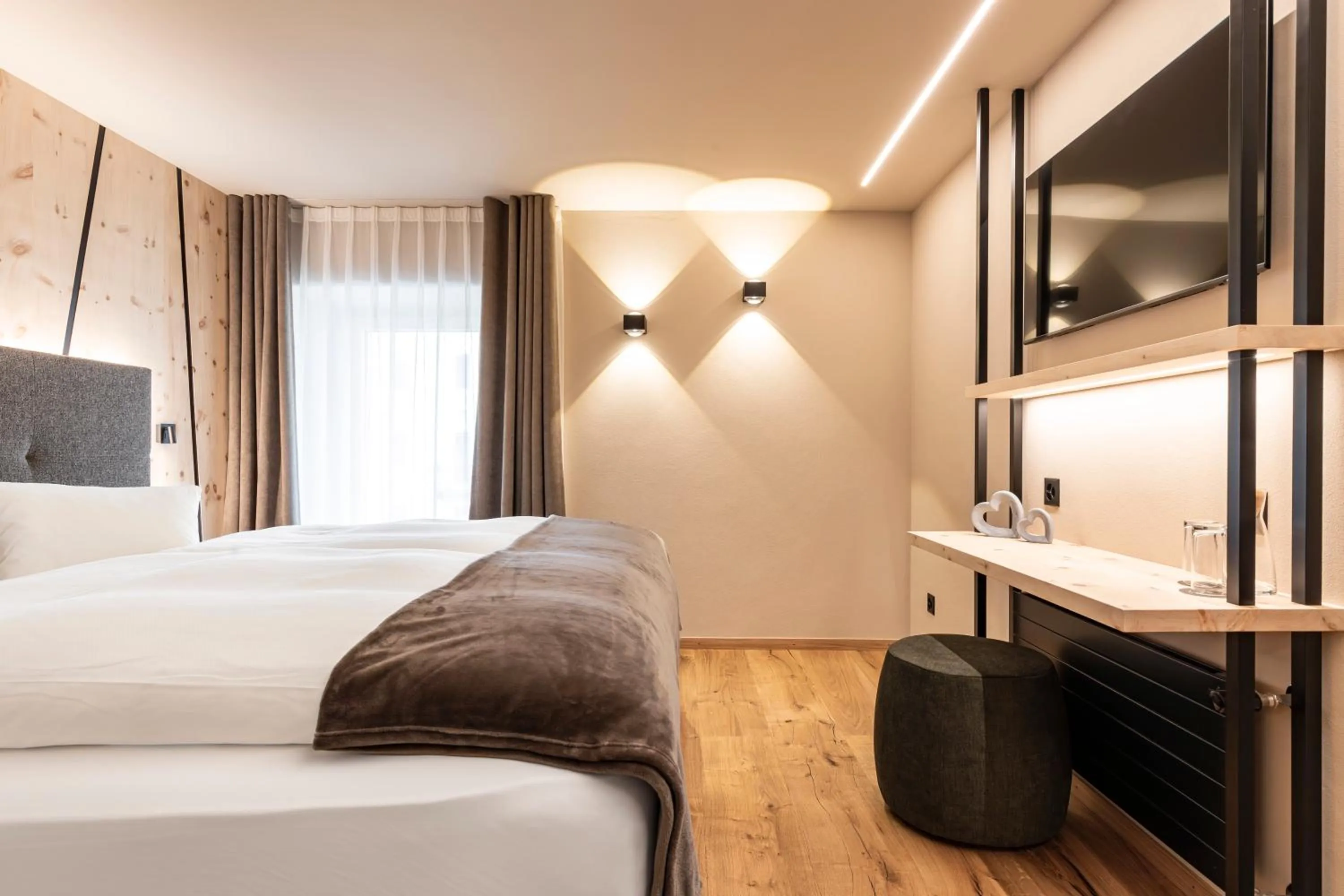 Bedroom, Bed in Hotel Baer & Post Zernez