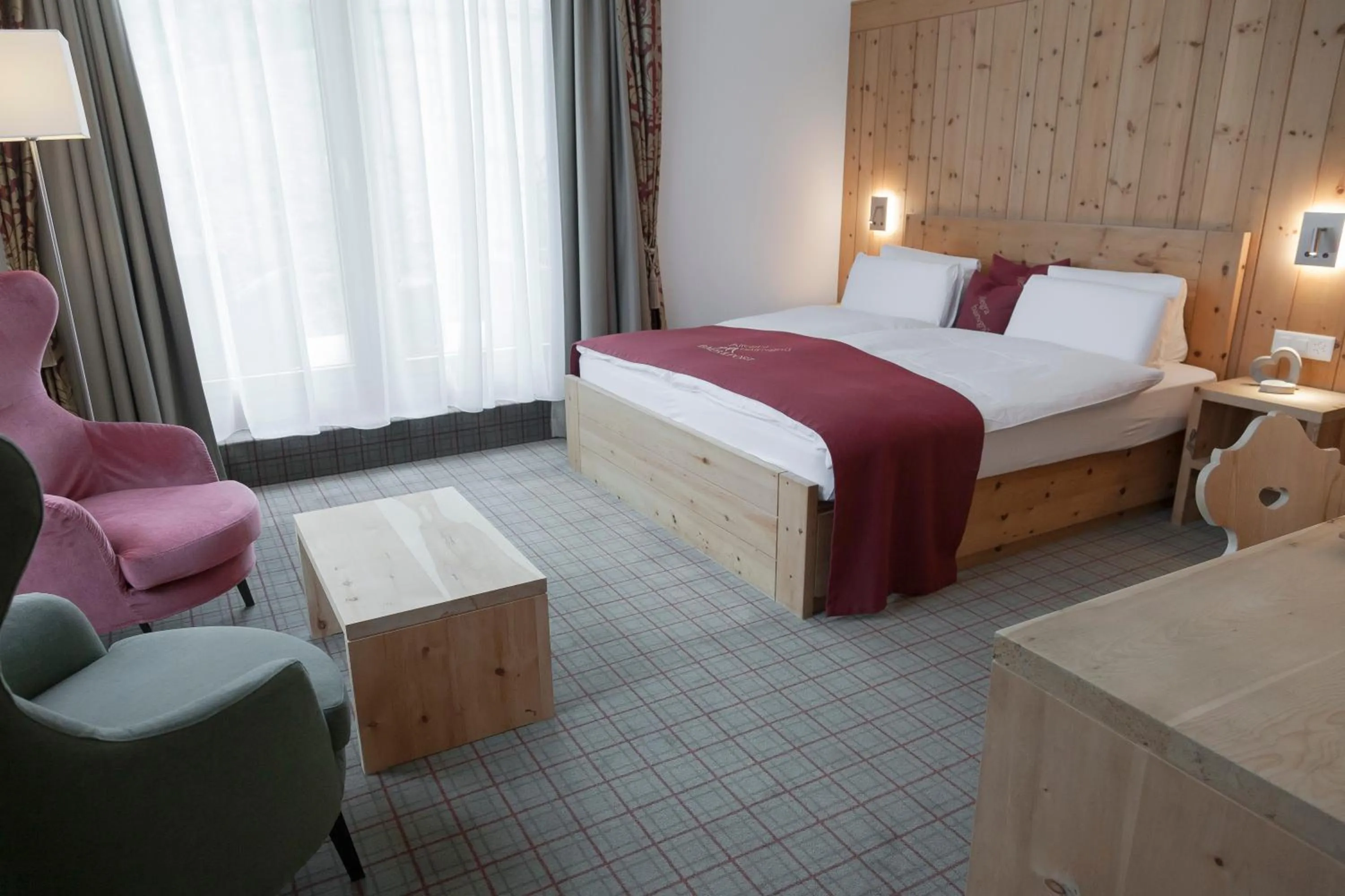 Staff, Bed in Hotel Baer & Post Zernez