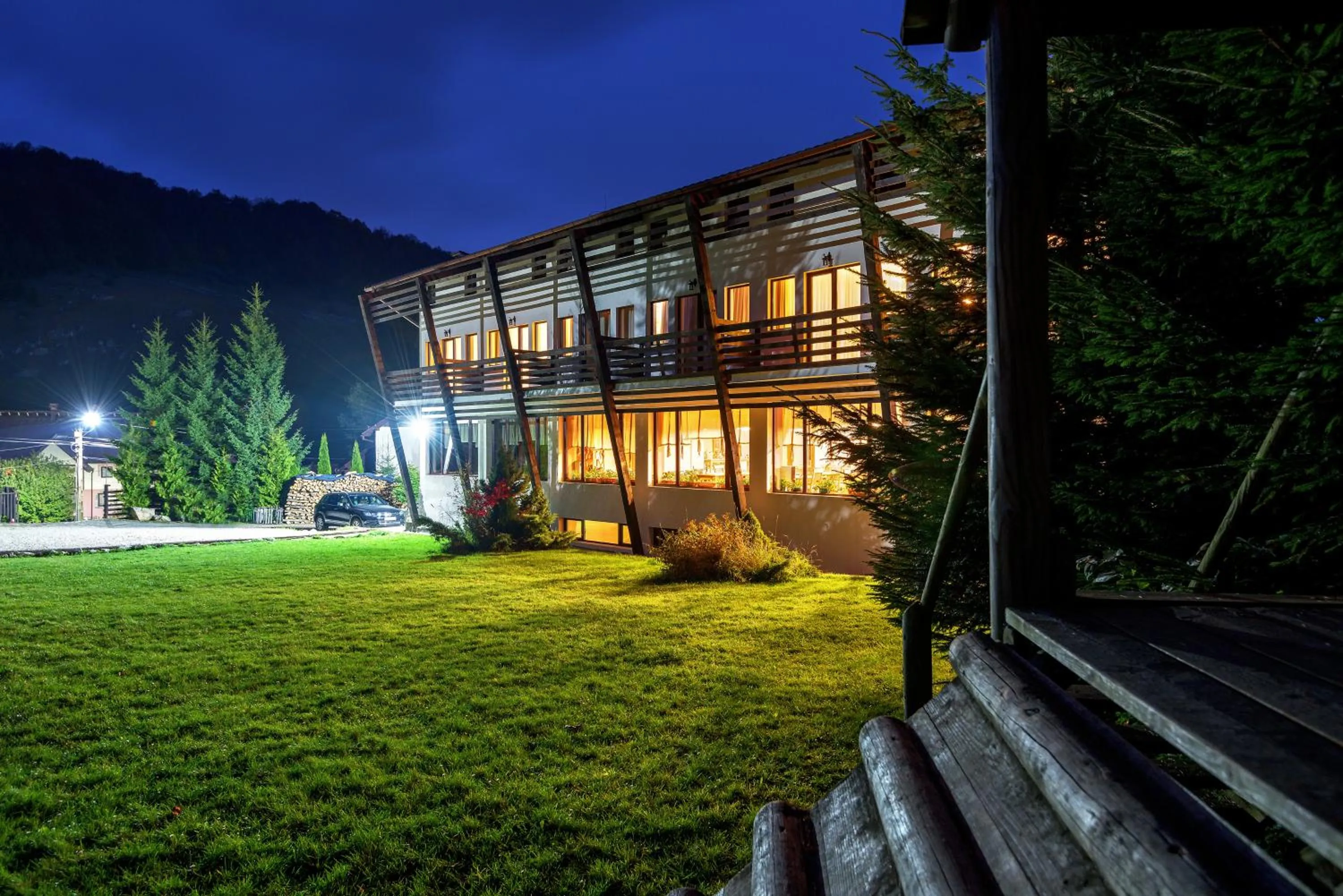 Property building in Casa Muntelui