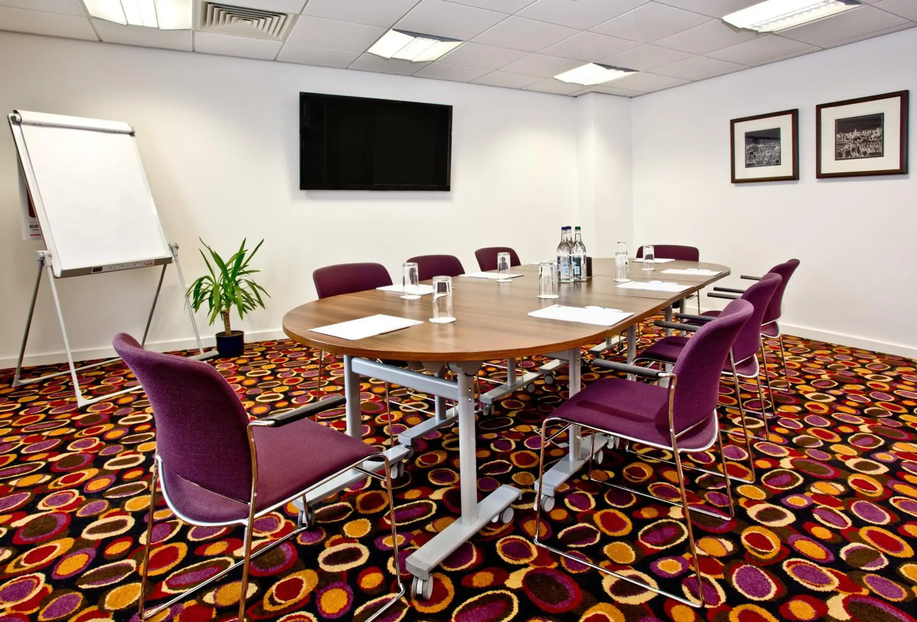 Meeting/conference room, Business Area/Conference Room in Holiday Inn Express Birmingham-South A45