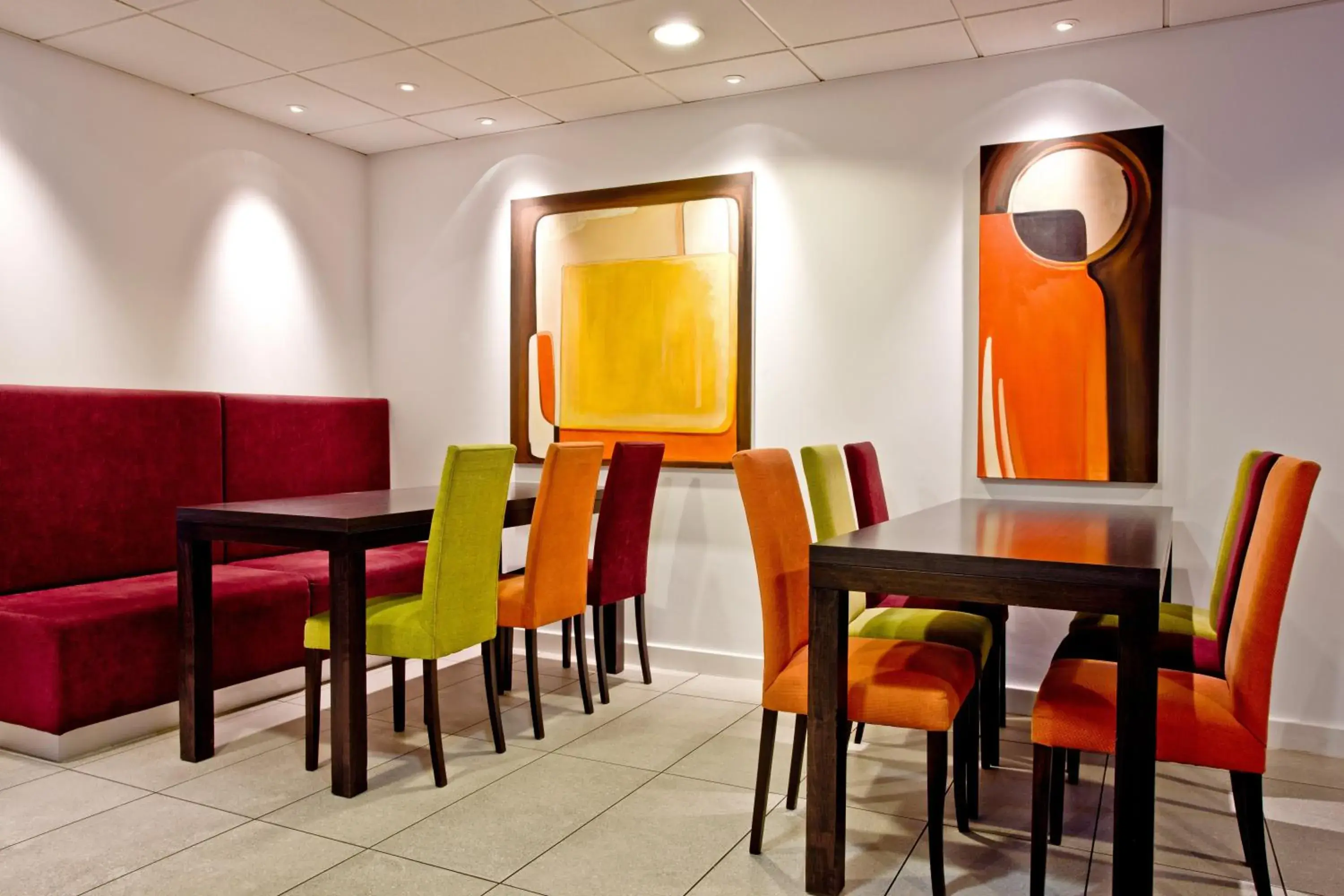 Restaurant/places to eat, Dining Area in Holiday Inn Express Birmingham-South A45
