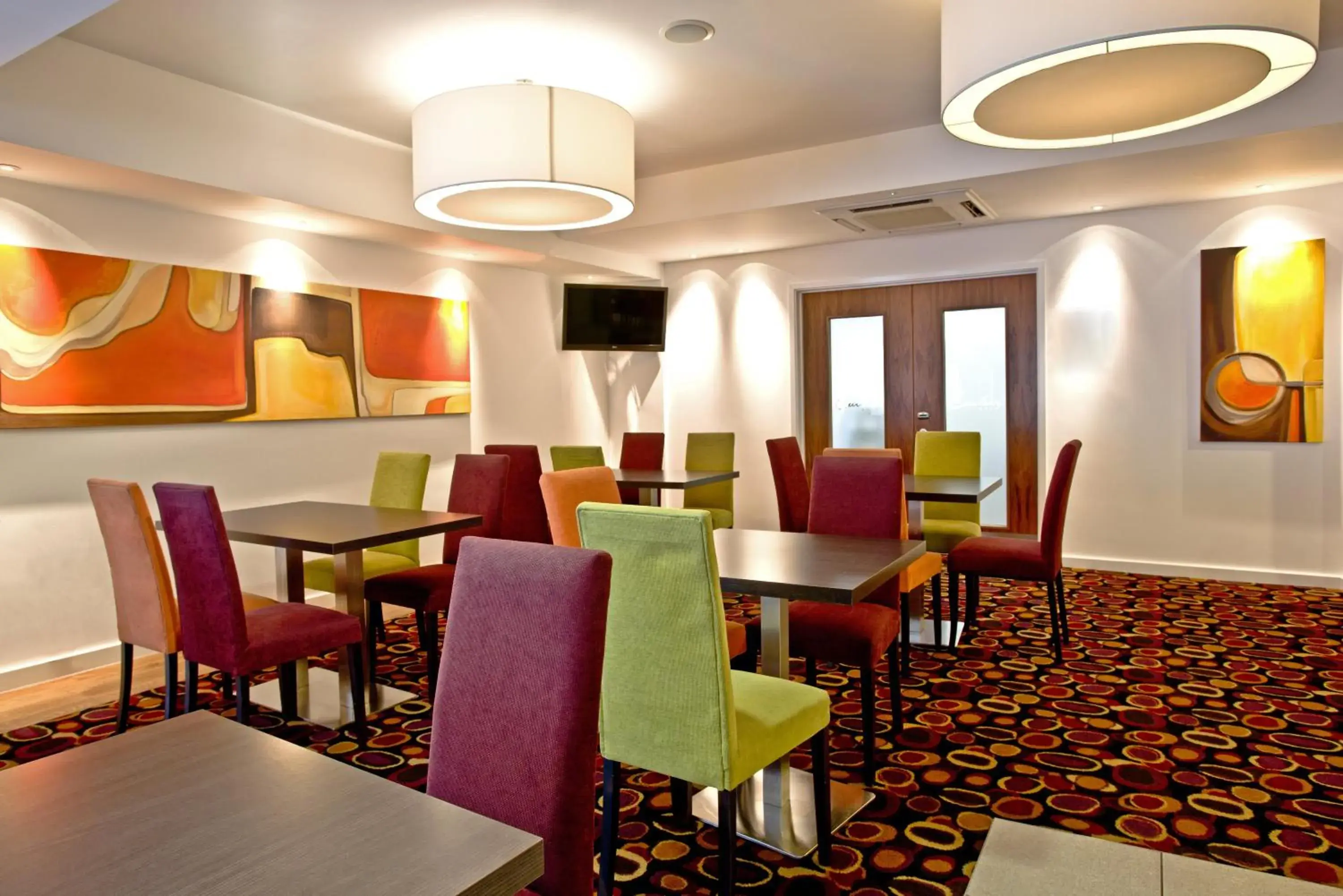 Restaurant/Places to Eat in Holiday Inn Express Birmingham-South A45