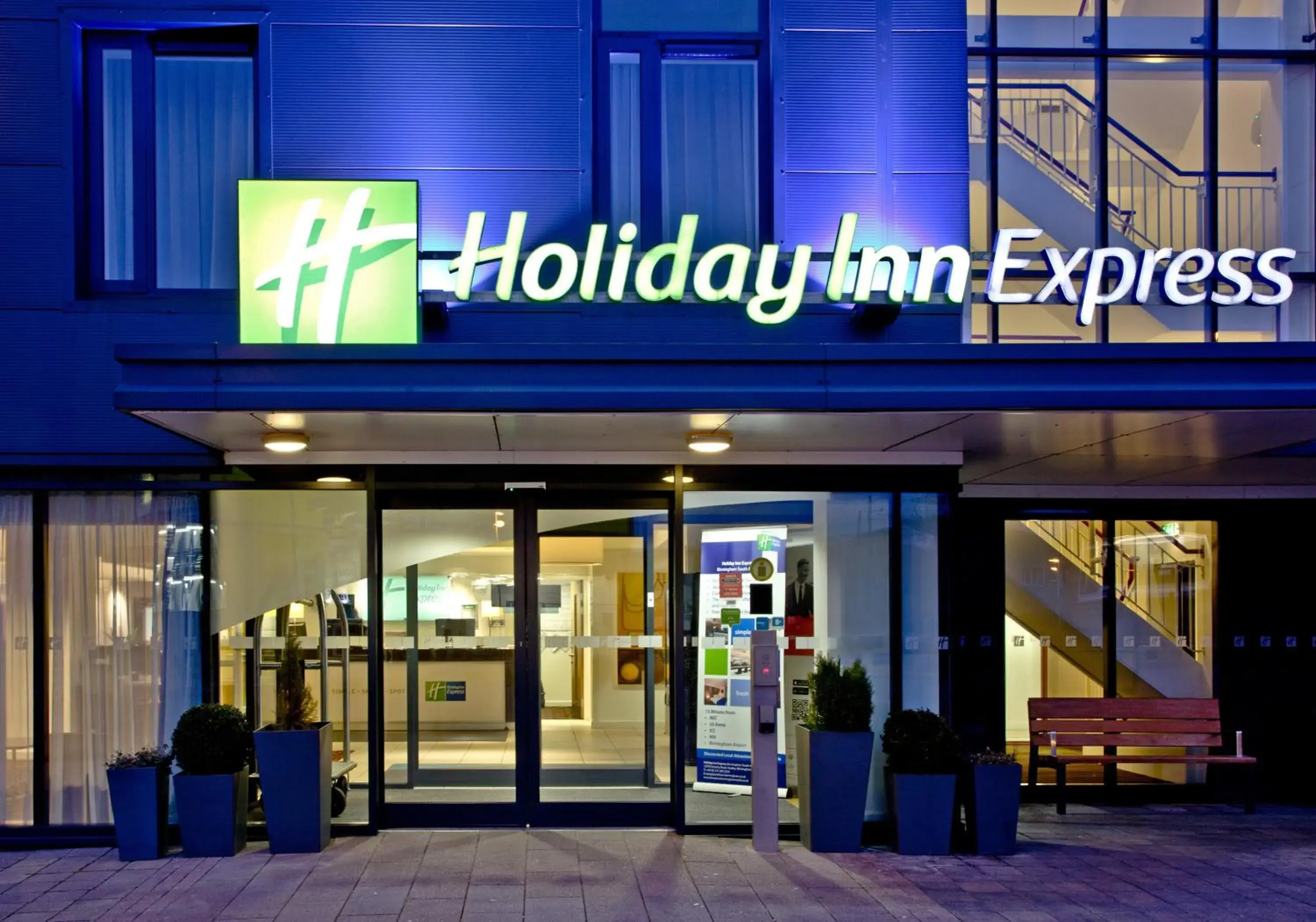 Property building in Holiday Inn Express Birmingham-South A45