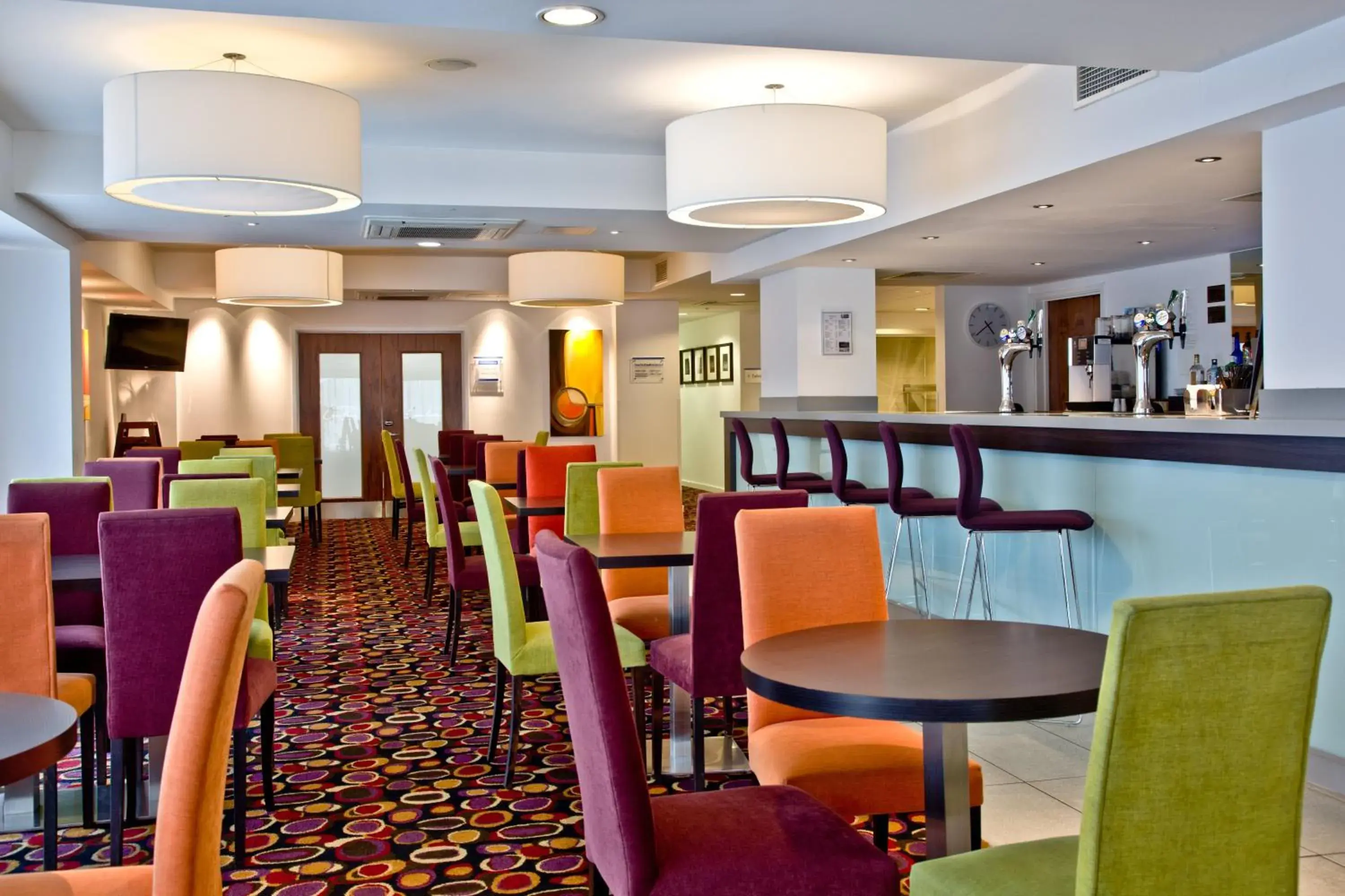 Restaurant/Places to Eat in Holiday Inn Express Birmingham-South A45