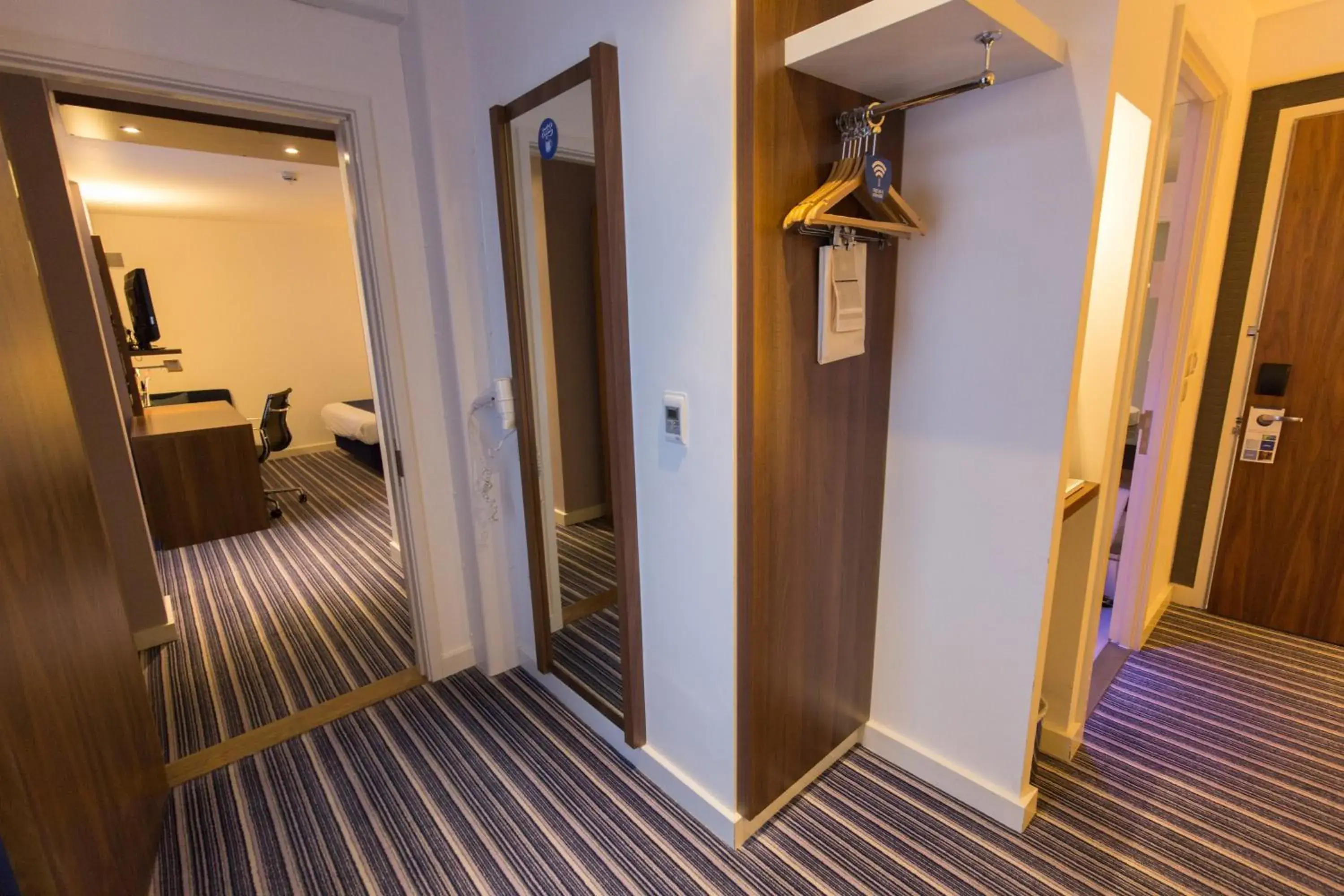 Photo of the whole room in Holiday Inn Express Birmingham-South A45