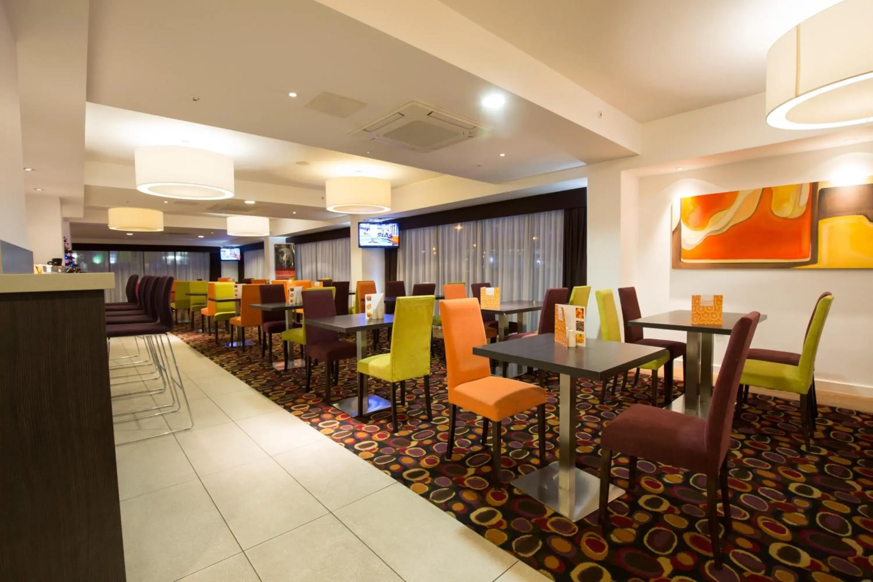 Restaurant/Places to Eat in Holiday Inn Express Birmingham-South A45