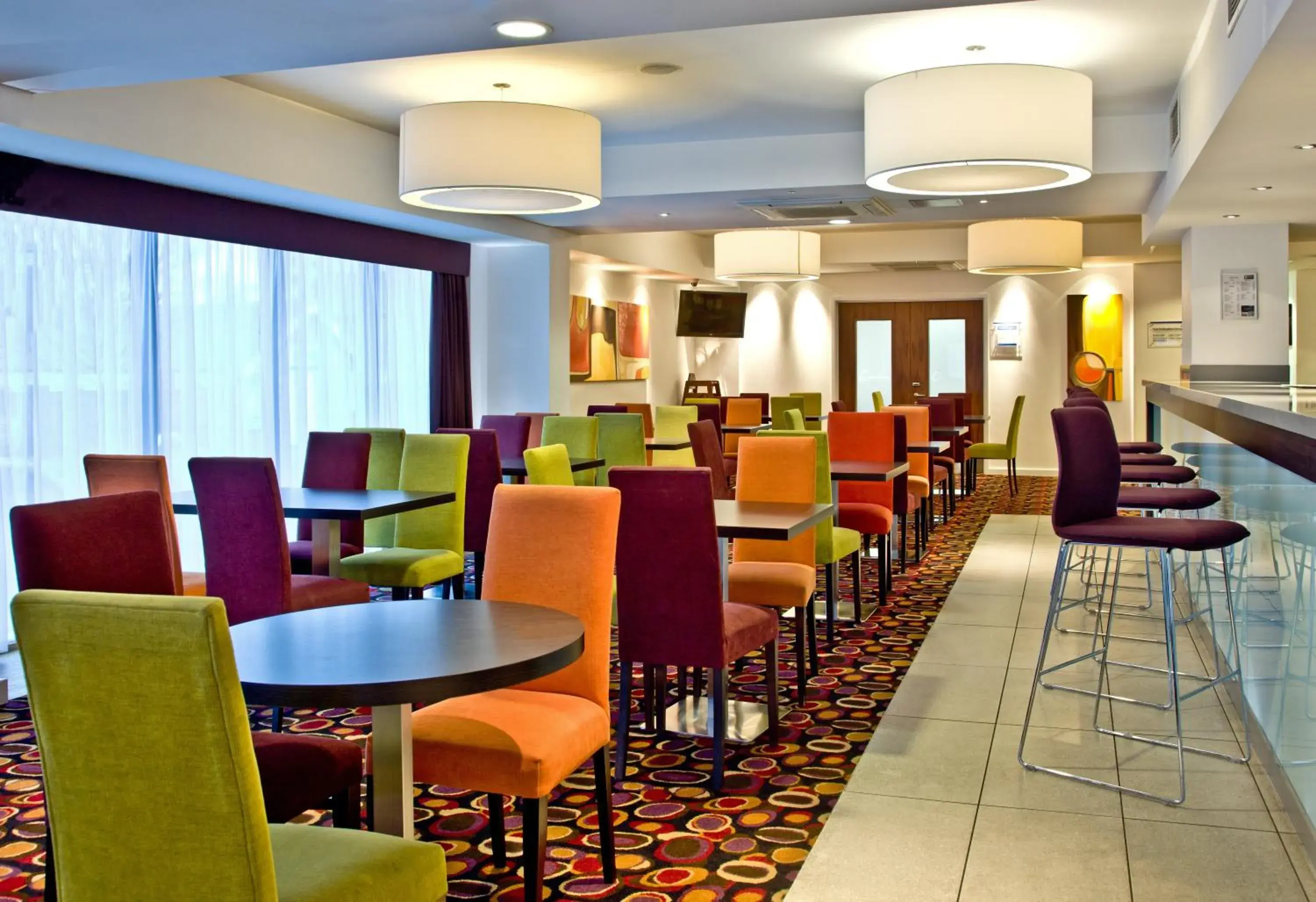 Restaurant/Places to Eat in Holiday Inn Express Birmingham-South A45
