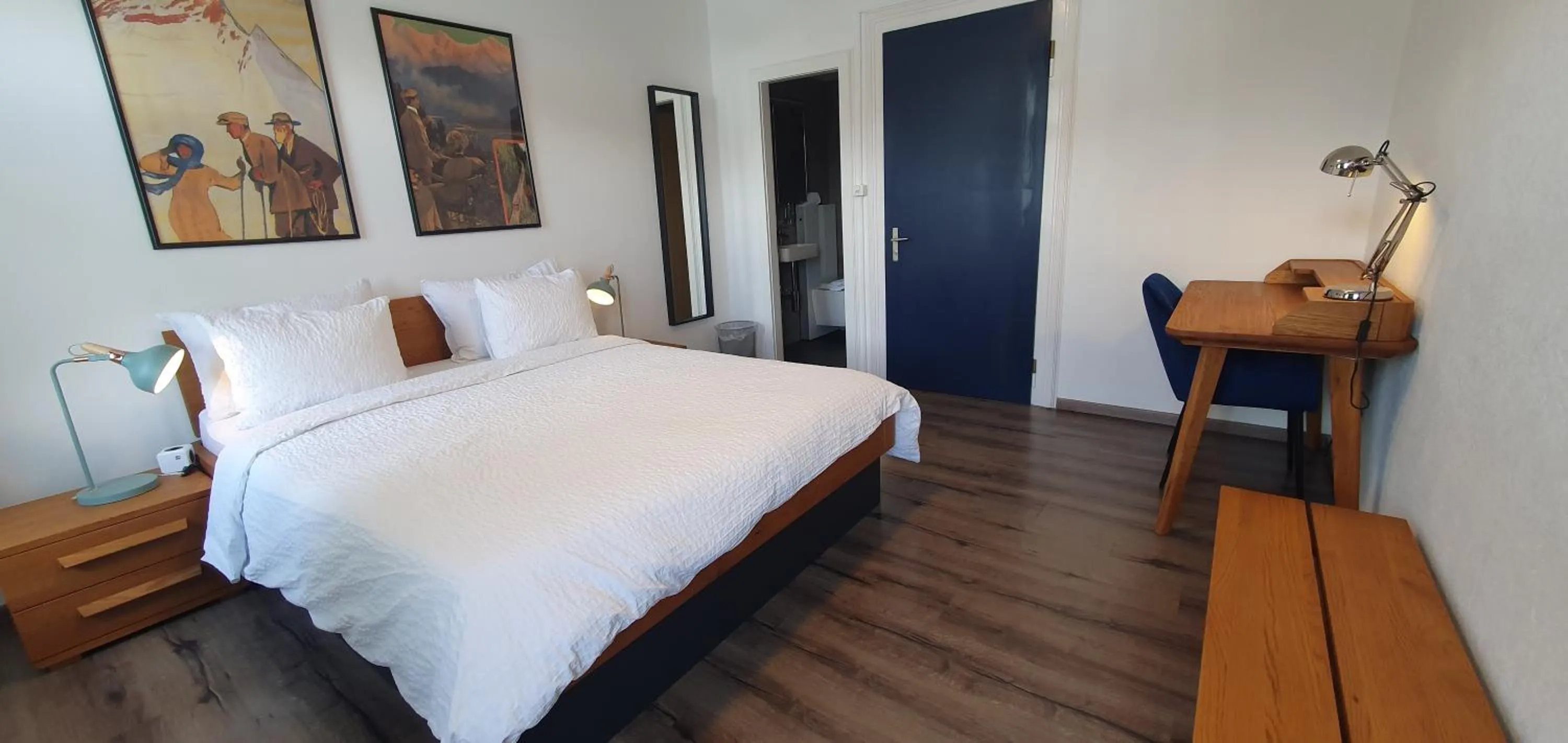 Bedroom, Bed in The Aarburg Hotel & Café