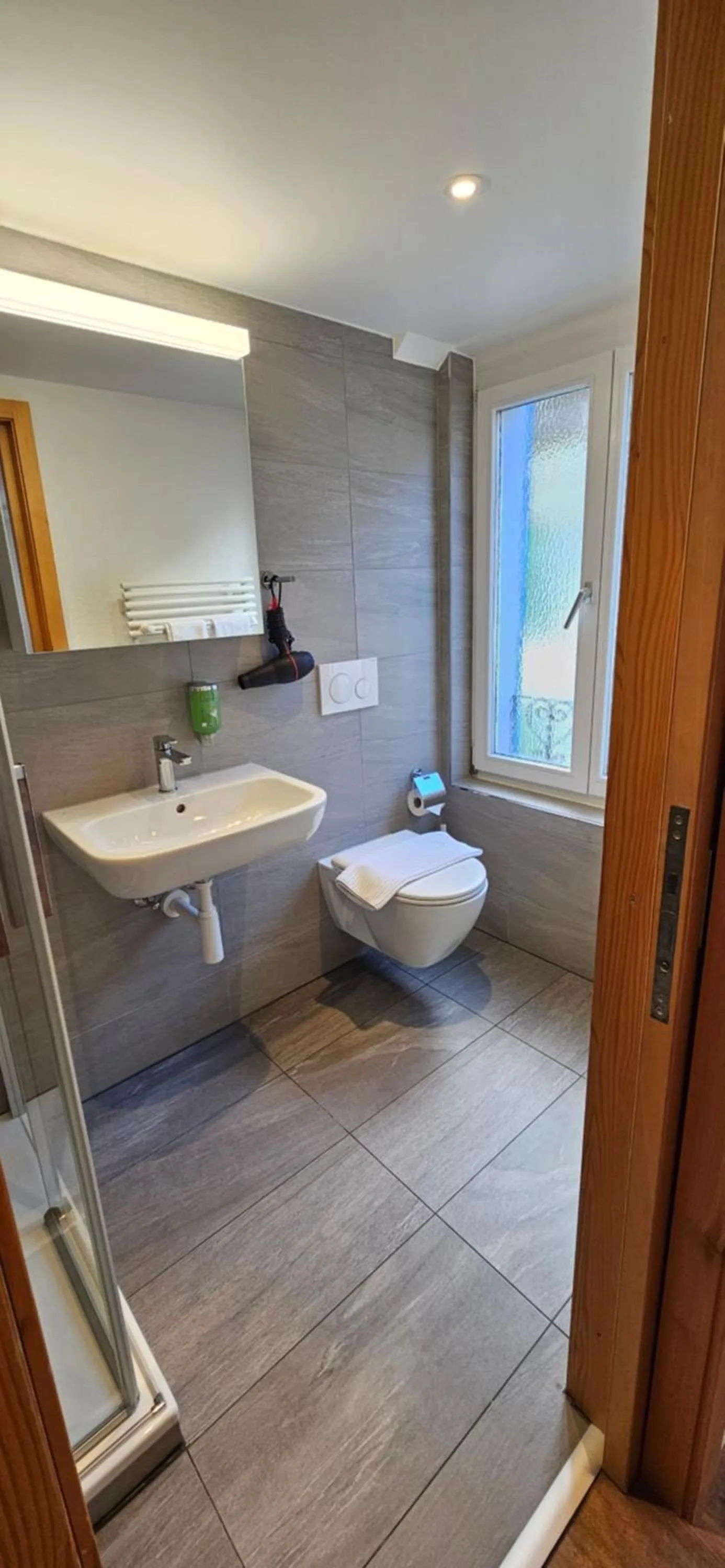 The Aarburg Hotel & Café